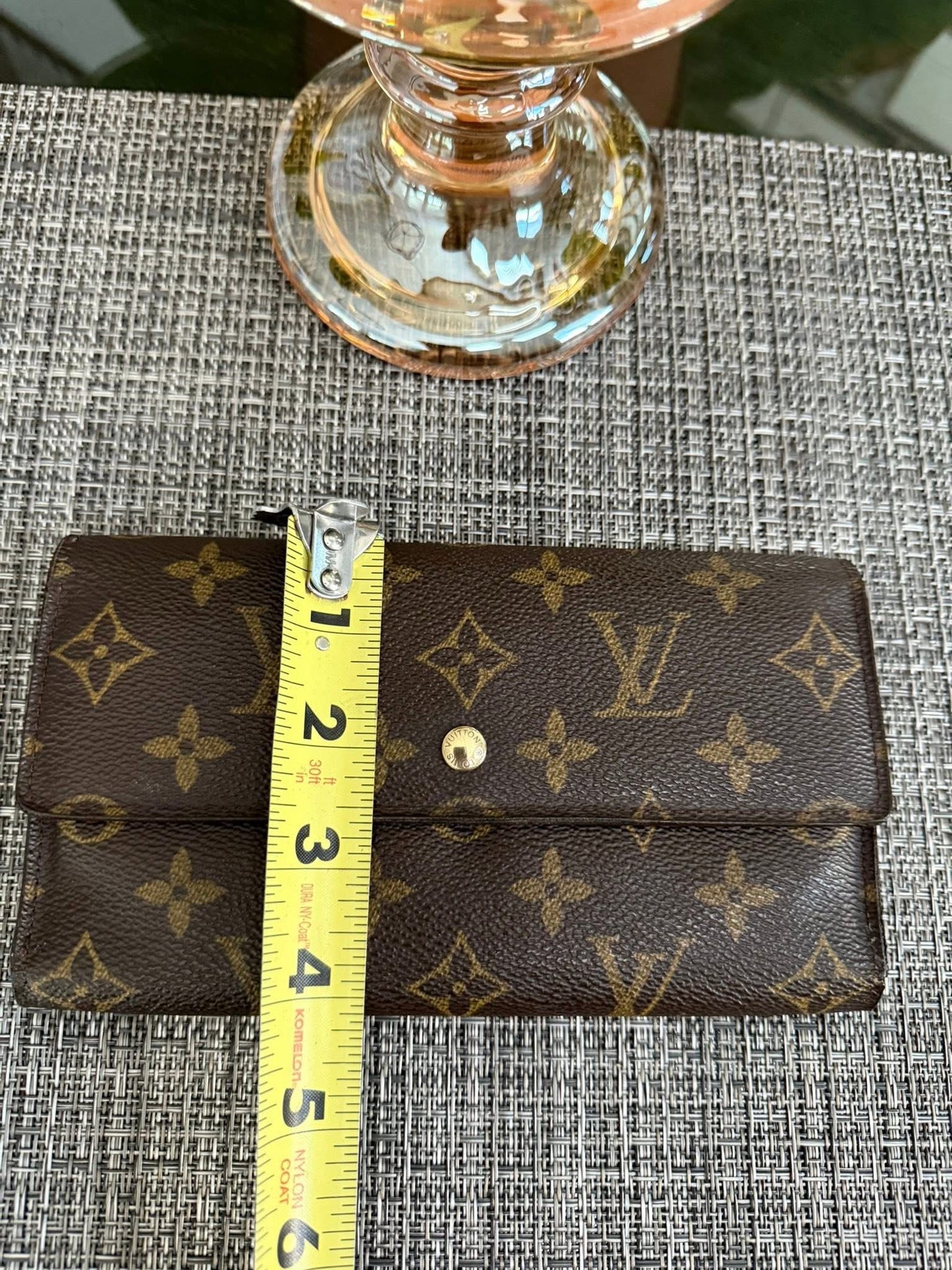 International Wallet in Monogram 🗓️ Year: 2003