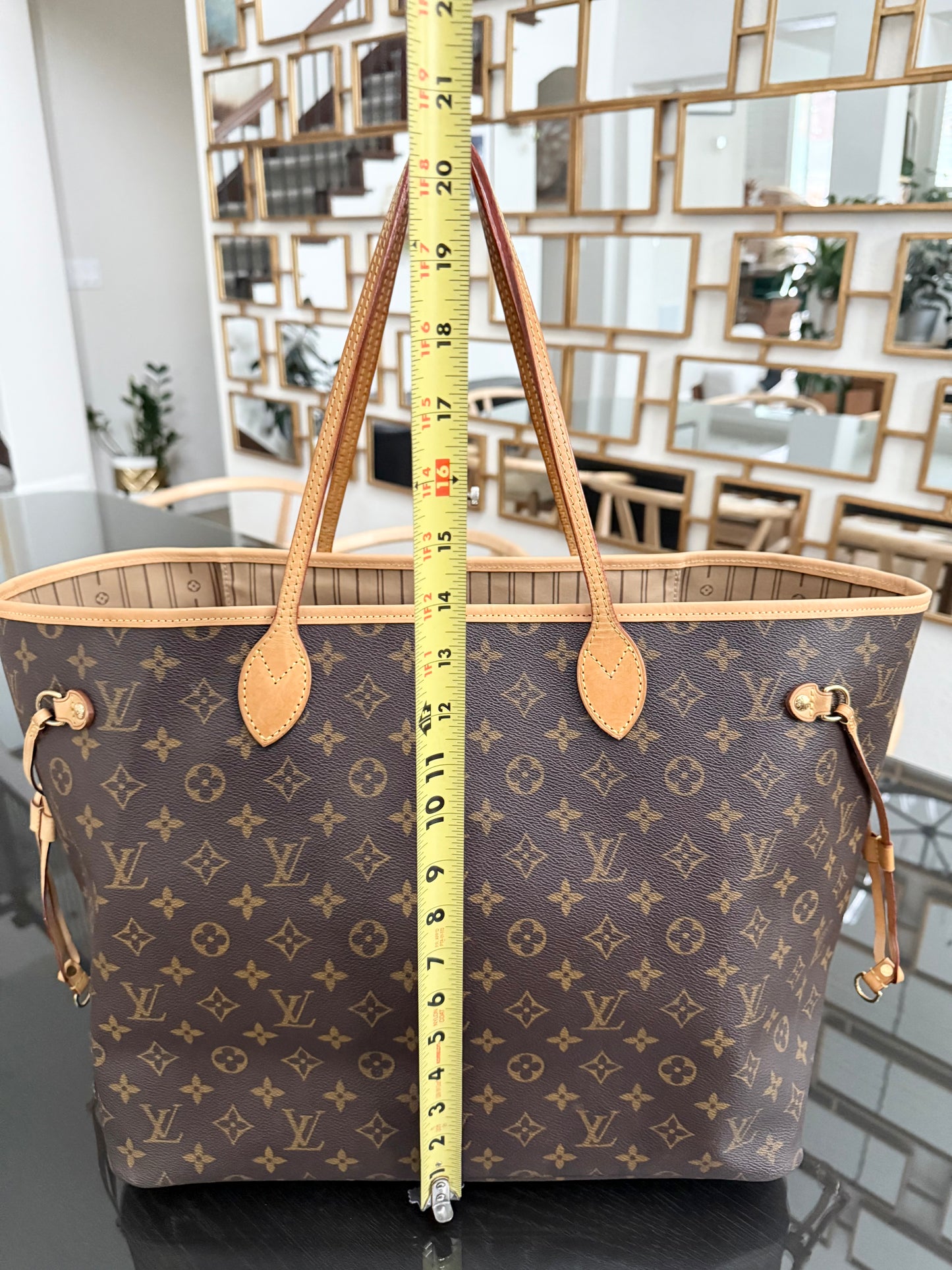 Neverfull GM in Monogram with Dustbag and Insert Organizer 📅 Year: 2007
