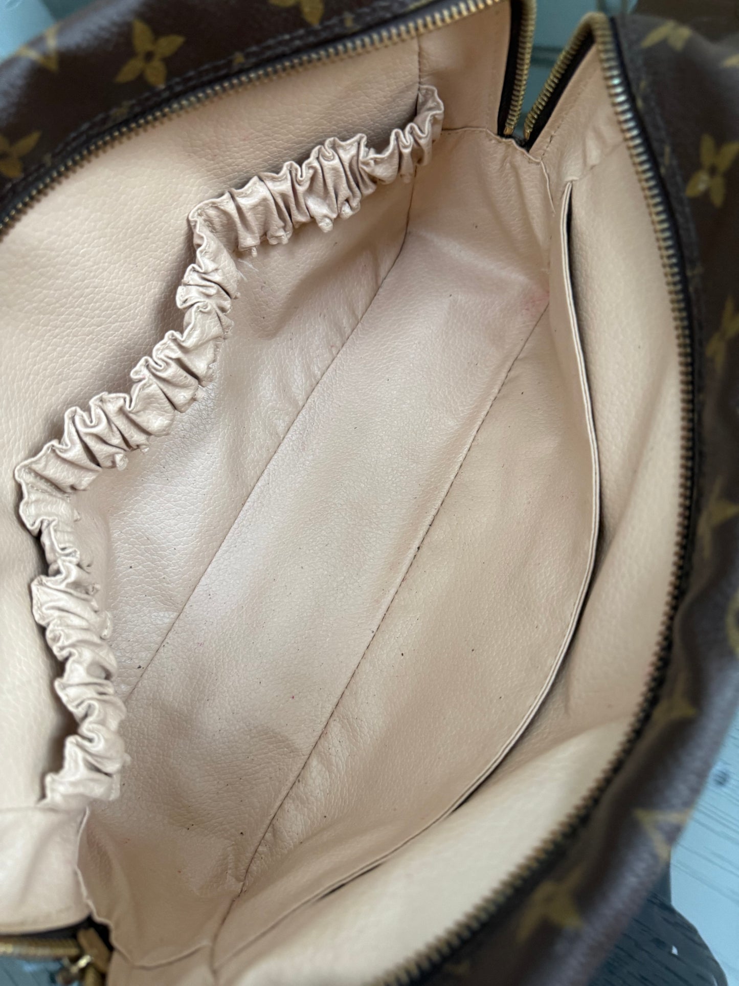 Trousse 28 📅 Year: 1987