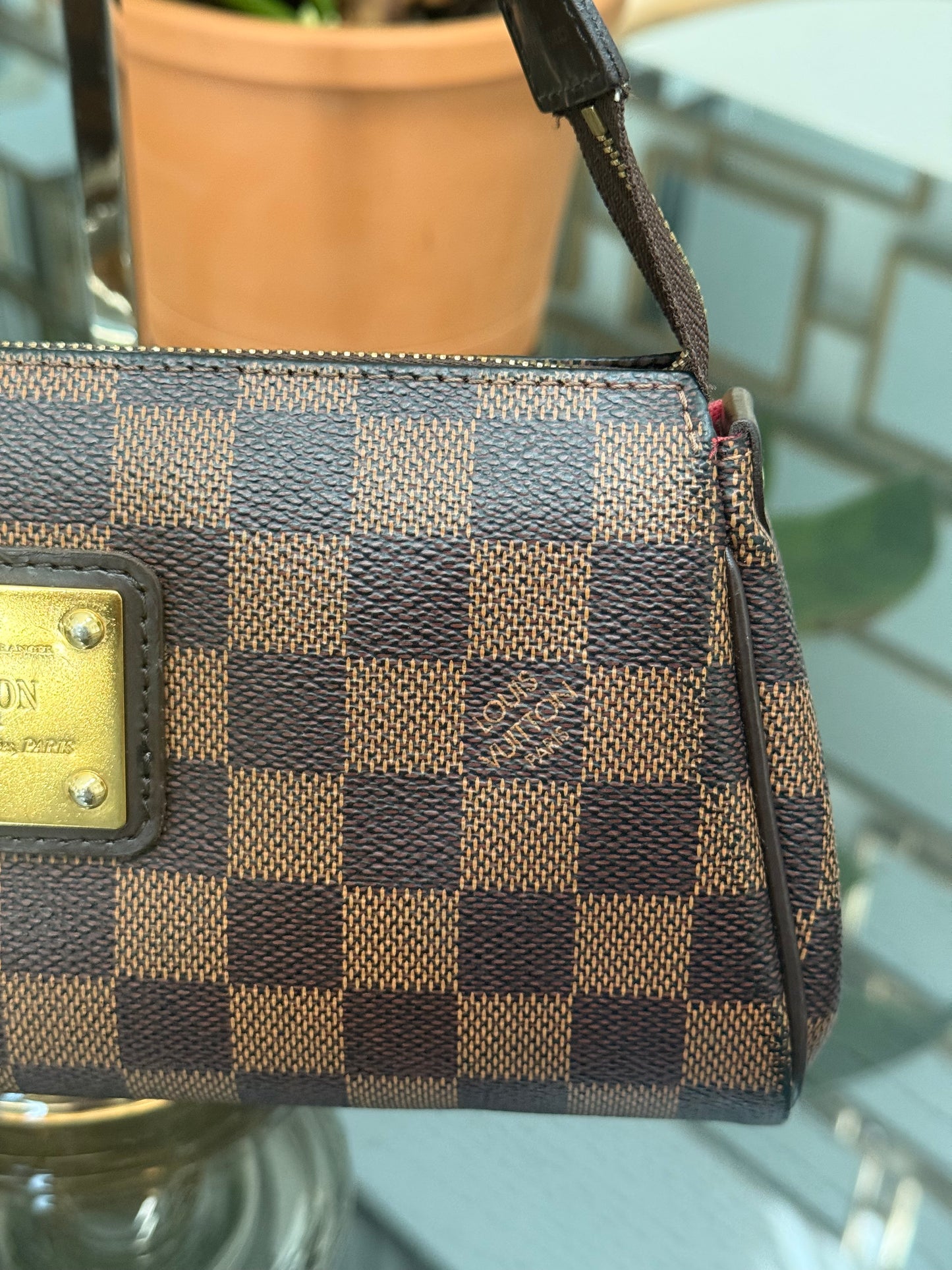 Eva Clutch in DE with Dustbag,Box and Paper bag
🗓️ Year: 2015
