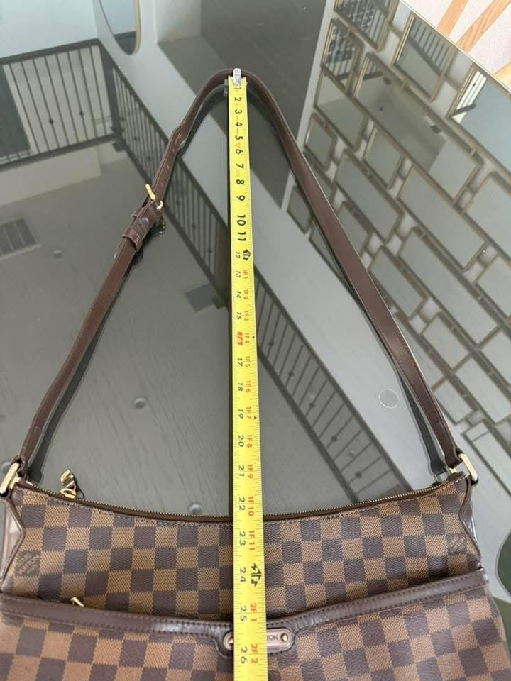Bloomsbury GM Crossbody -🗓️ Year: 2009