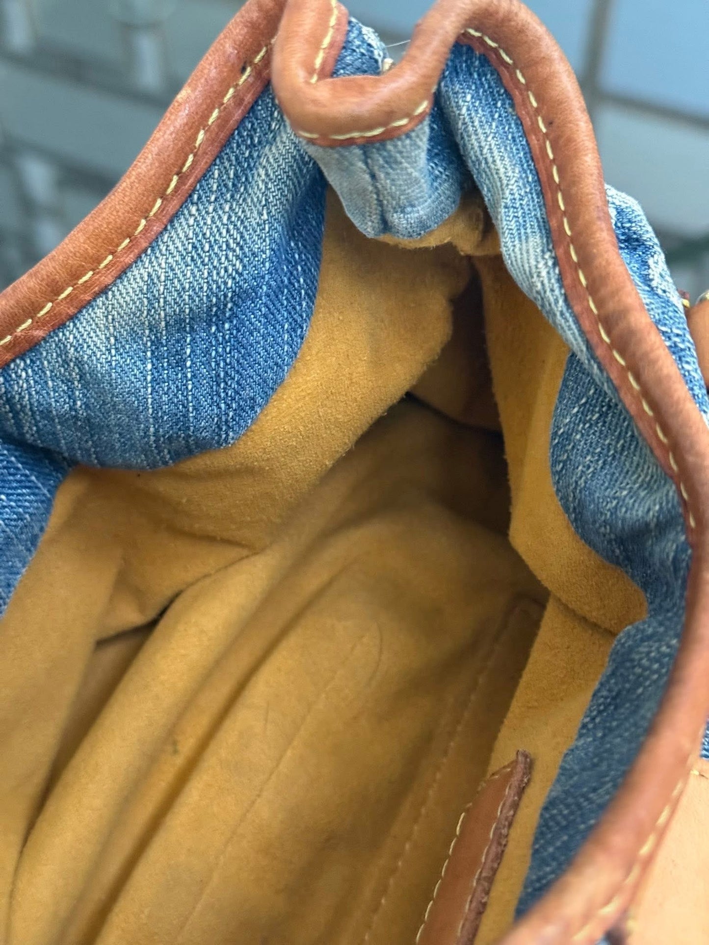 Denim Pleaty Handbag in Blue 📅
