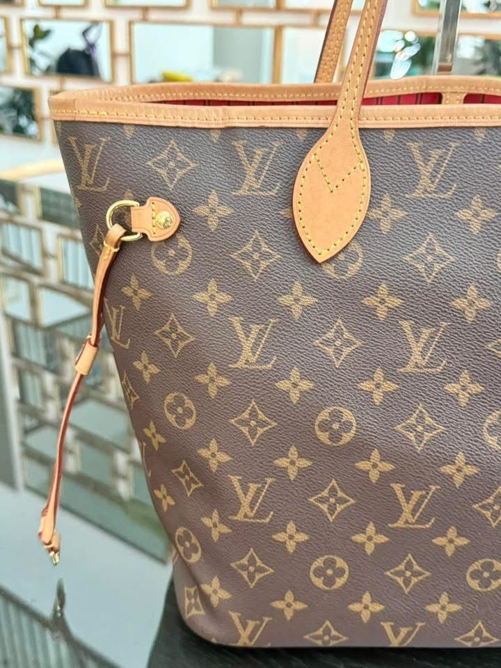 Neverfull MM Monogram in Cerise with Dustbag -🗓️ Microchip
