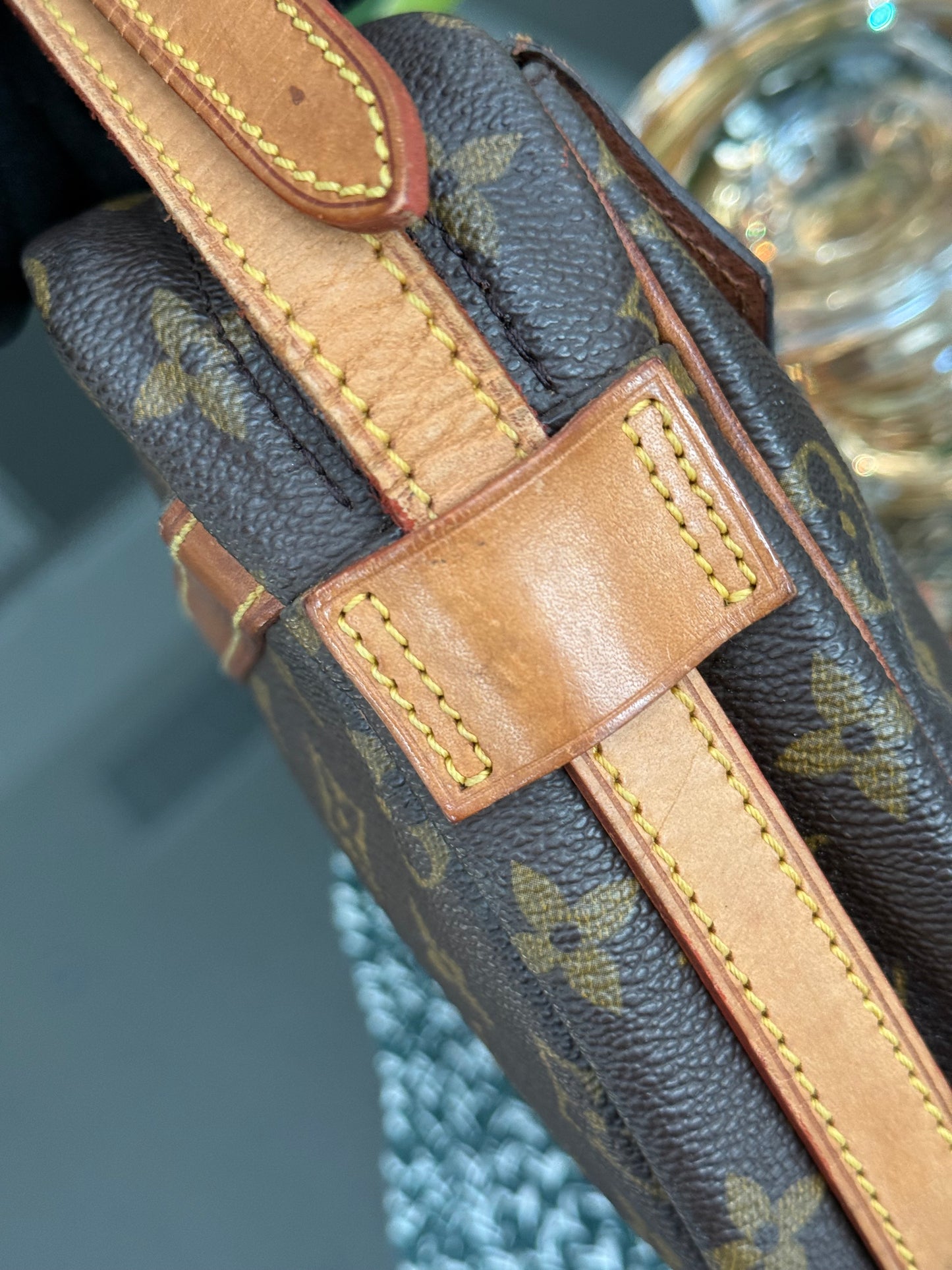 Jeaunefille MM Crossbody 📅 Year: 1990