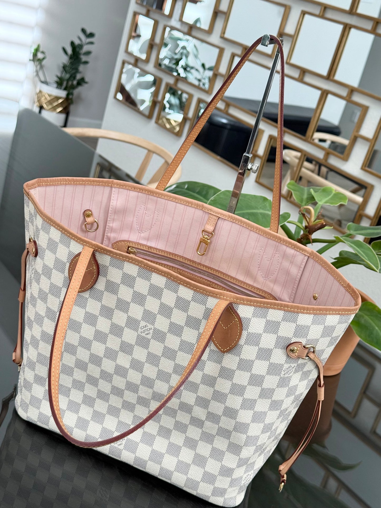 Neverfull MM Azur in Rose Ballerine with Dustbag 📅 Year: 2020