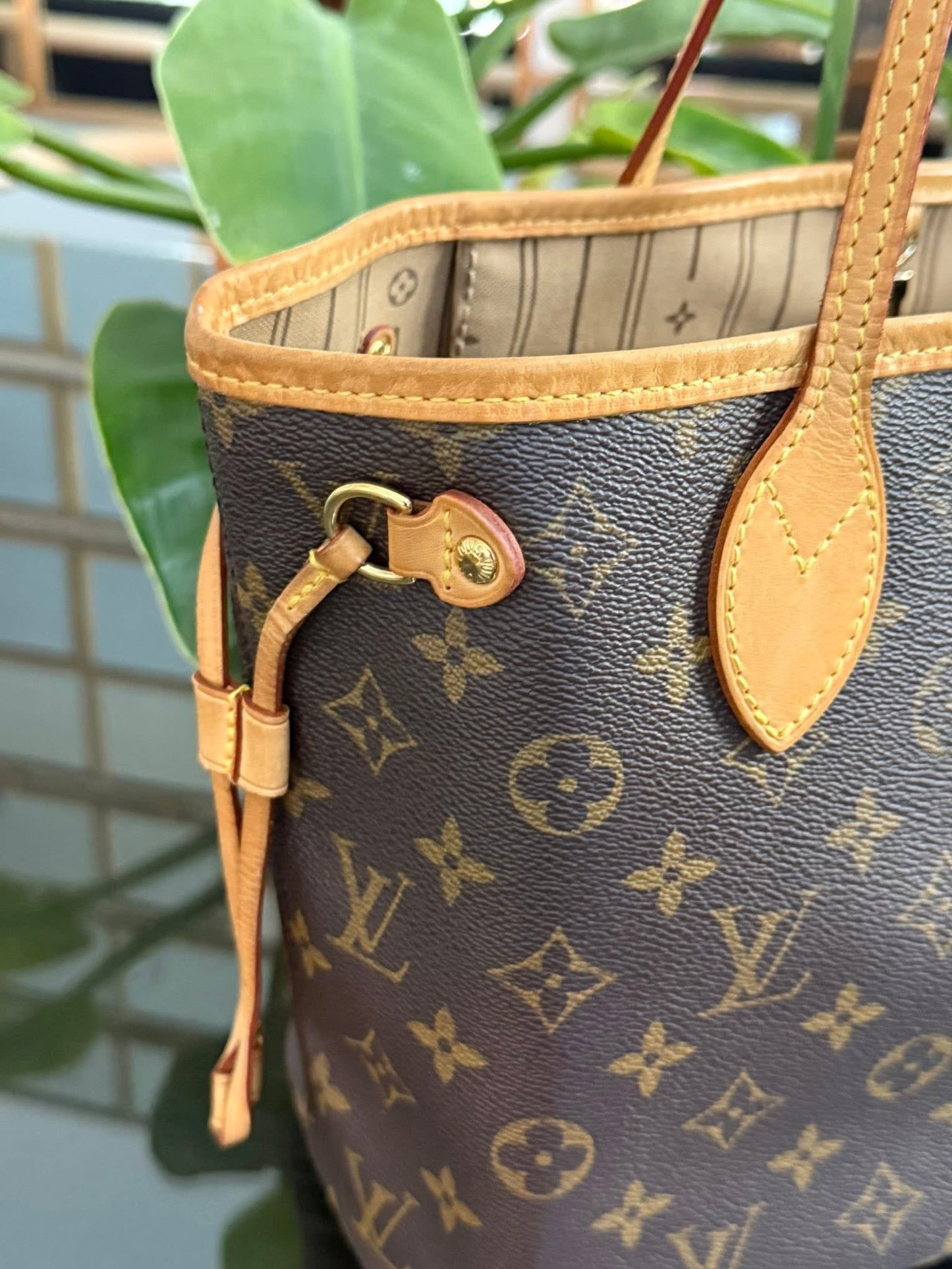 Neverfull PM in Monogram with Dustbag and Insert Organizer 🗓️ Year: 2007