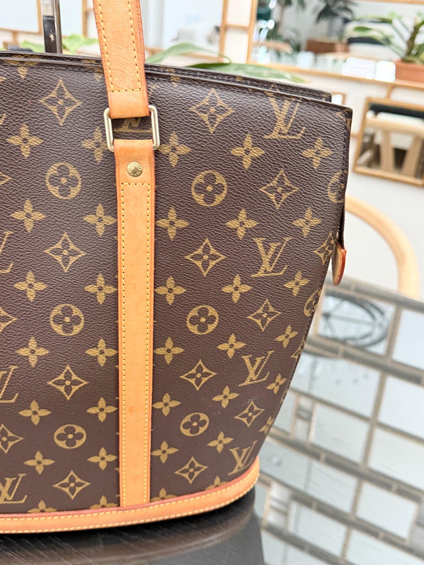 Babylone -🗓️ Year: 2004