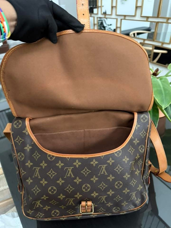 Saumur 35 Crossbody -🗓️ Year: 1989