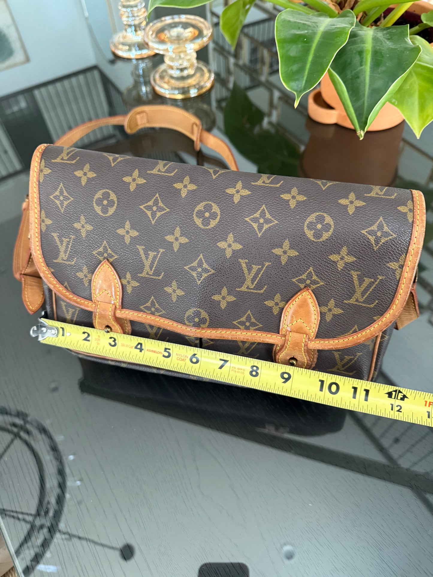 Gibeciere MM Crossbody Messenger -
📅 Year: 1991