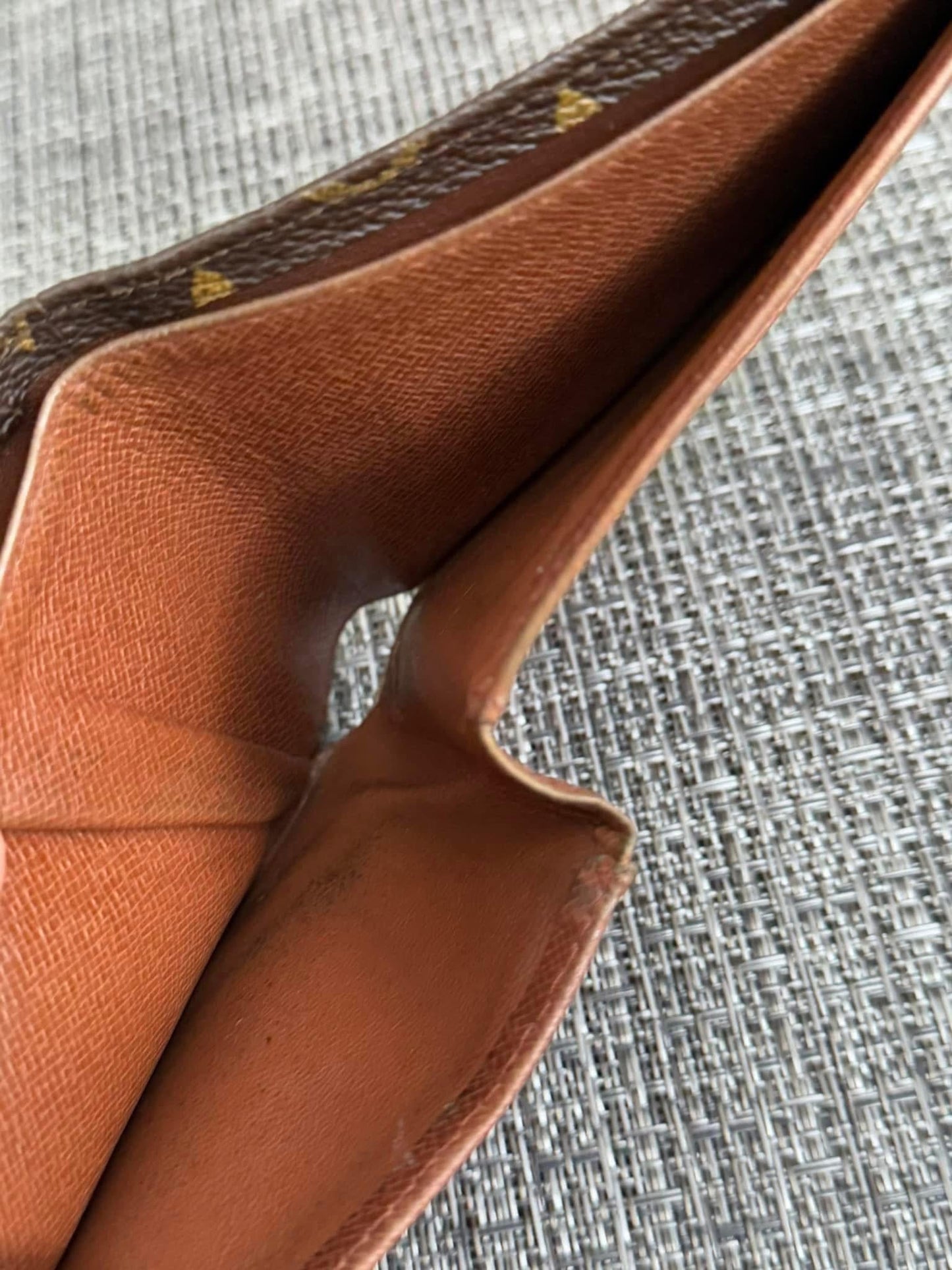 Mens Bifold Wallet in Monogram -Year: 1987