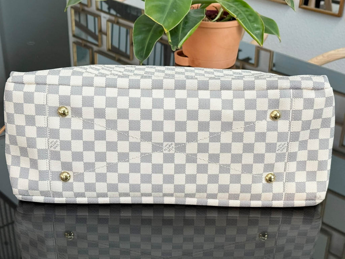 Artsy GM in Azur with Dustbag and Insert Organizer 📅 Year: 2011