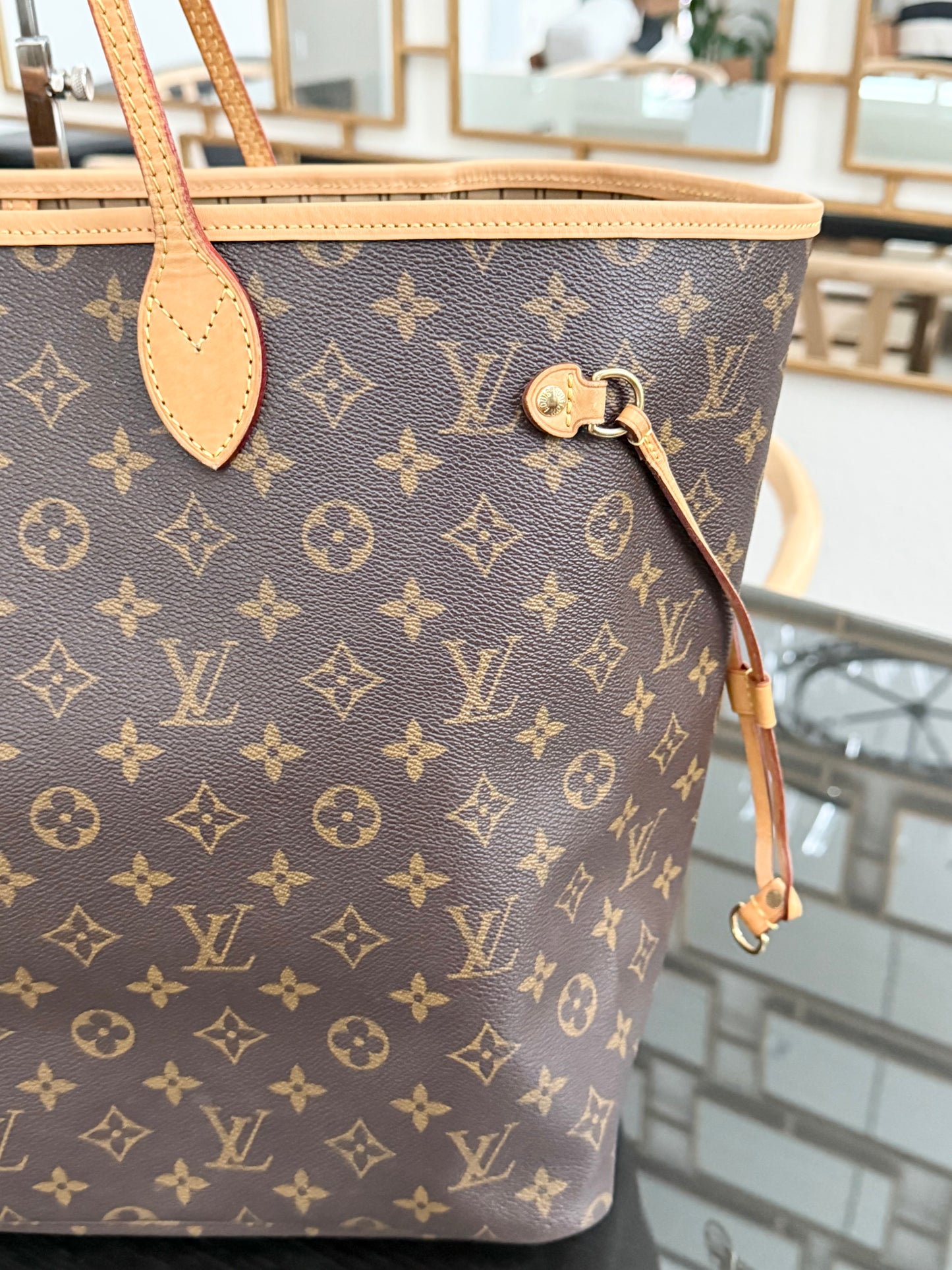 Neverfull GM in Monogram with Dustbag and Insert Organizer 📅 Year: 2007