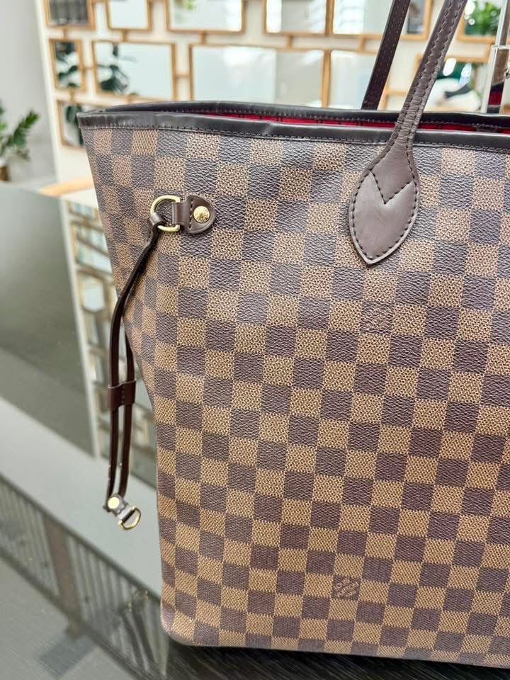 Neverfull GM in DE with Insert Organizer and Dustbag 🌺 📅 Year: 2009