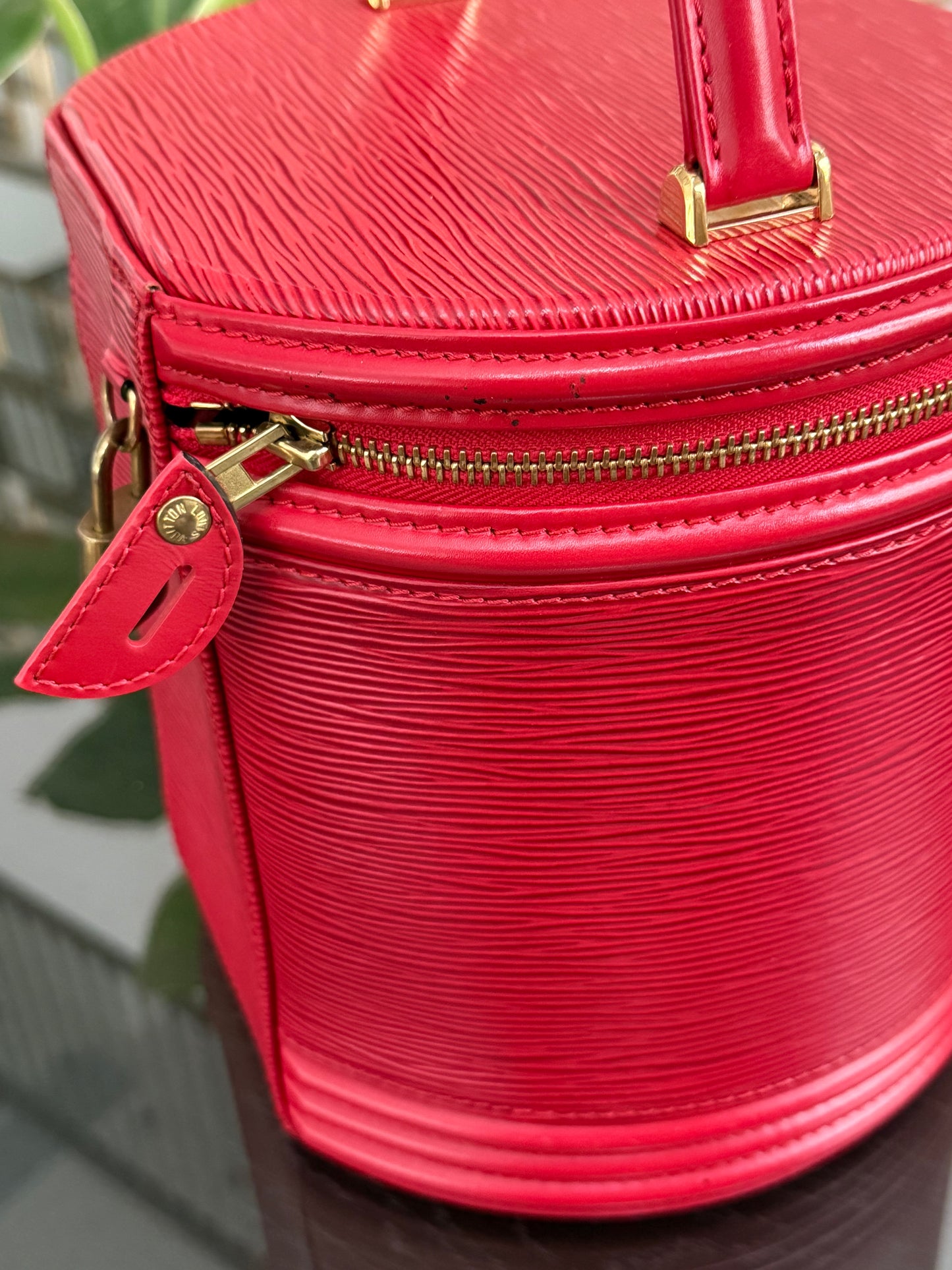 Epi Cannes with Lock No key-🗓️ Year: 2000