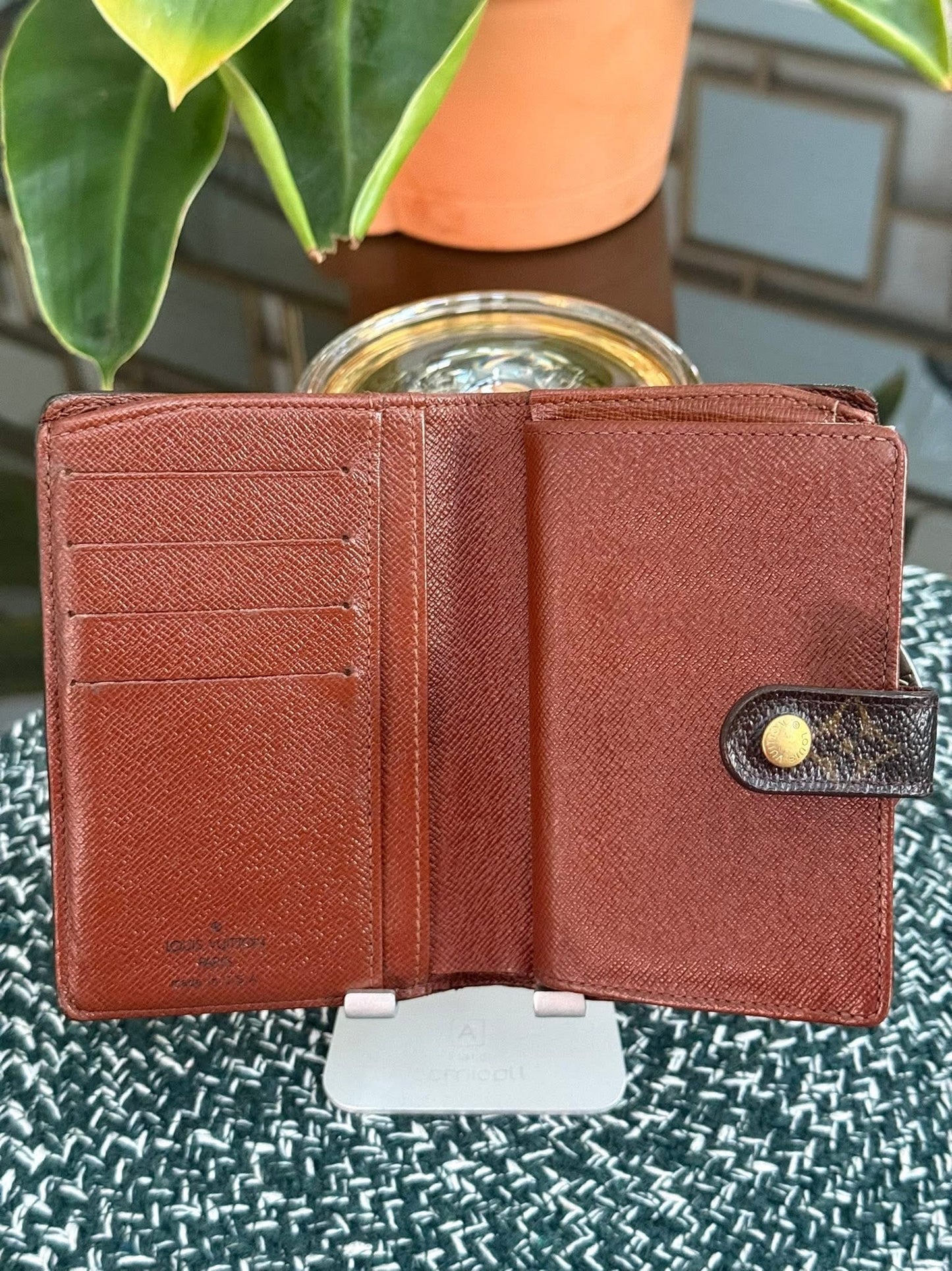 Kisslock Wallet in Monogram 🗓️ Year: 2000