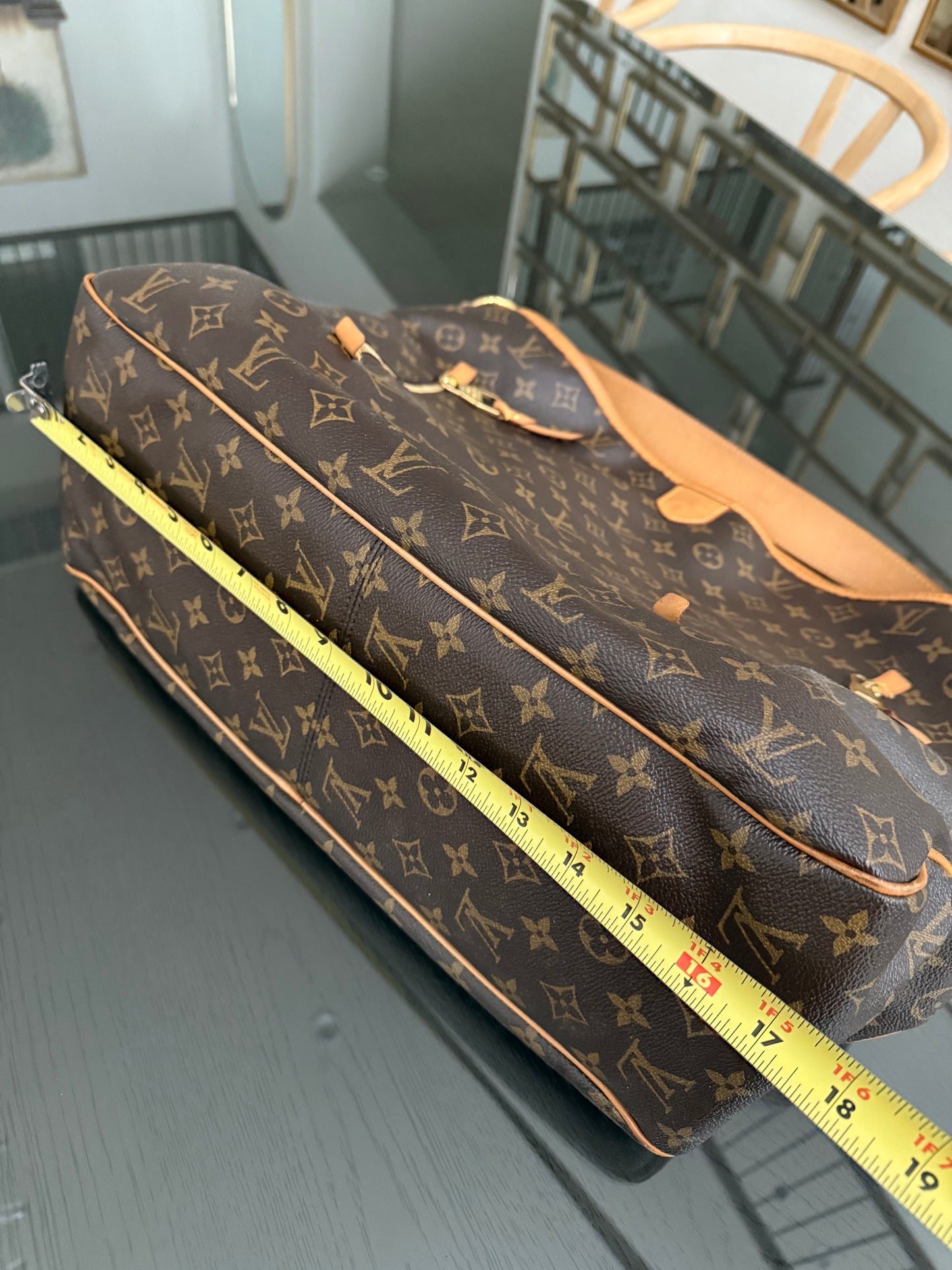 Delightful GM with Dustbag 🌹📅 Year: 2011