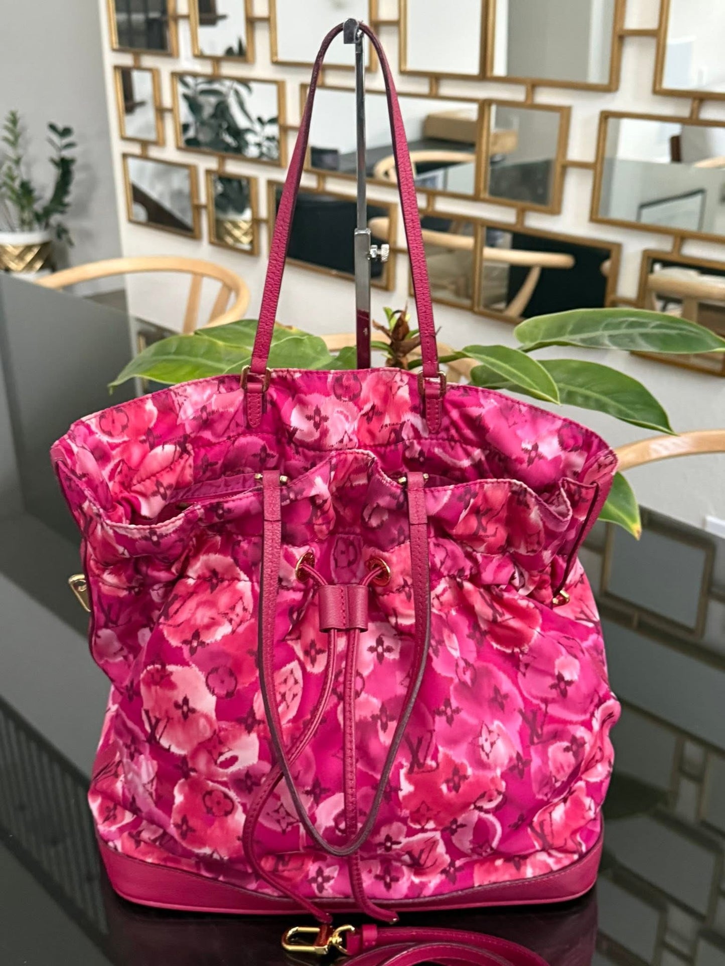 Ikat Floral Noefull MM with Original Strap and Dustbag 📅 Year: 2012