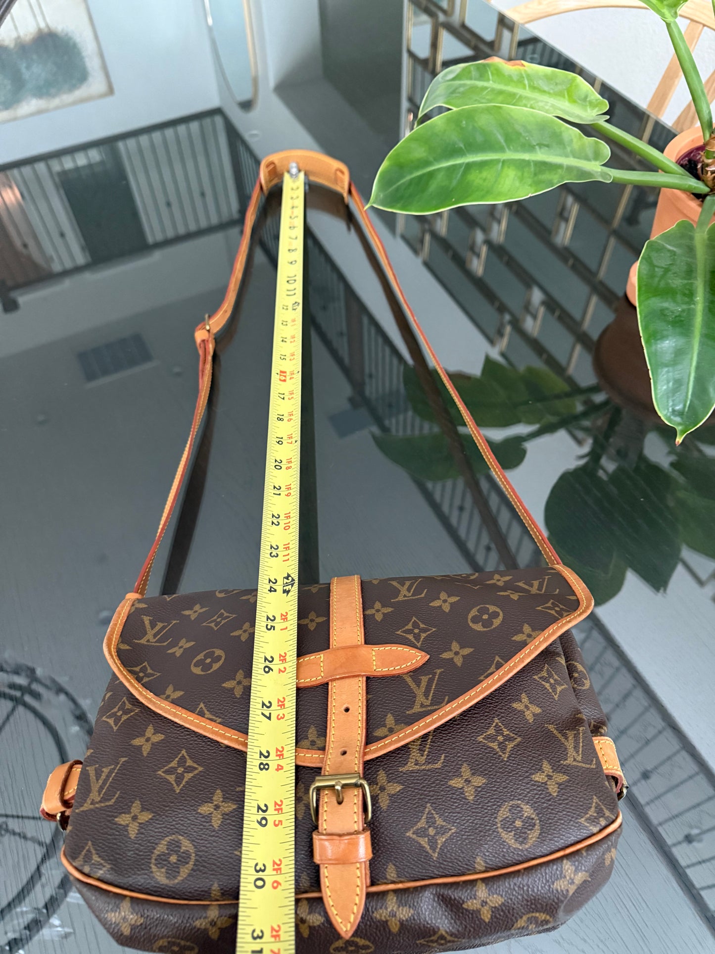 Saumur 30 Crossbody 🌺 Year: 1989