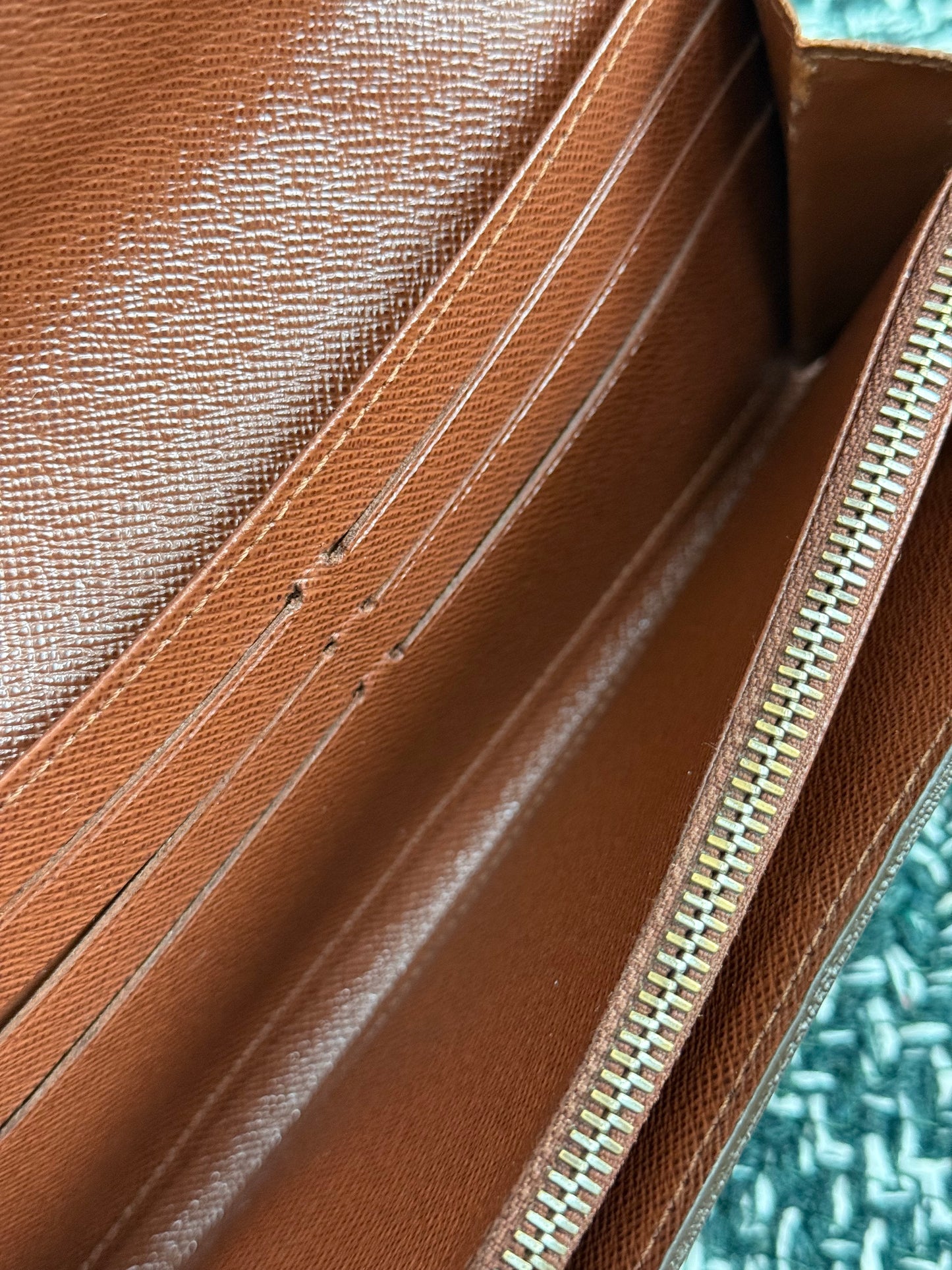 Sarah Wallet in Monogram with 10 Cardholders 🗓️ Year: 2007