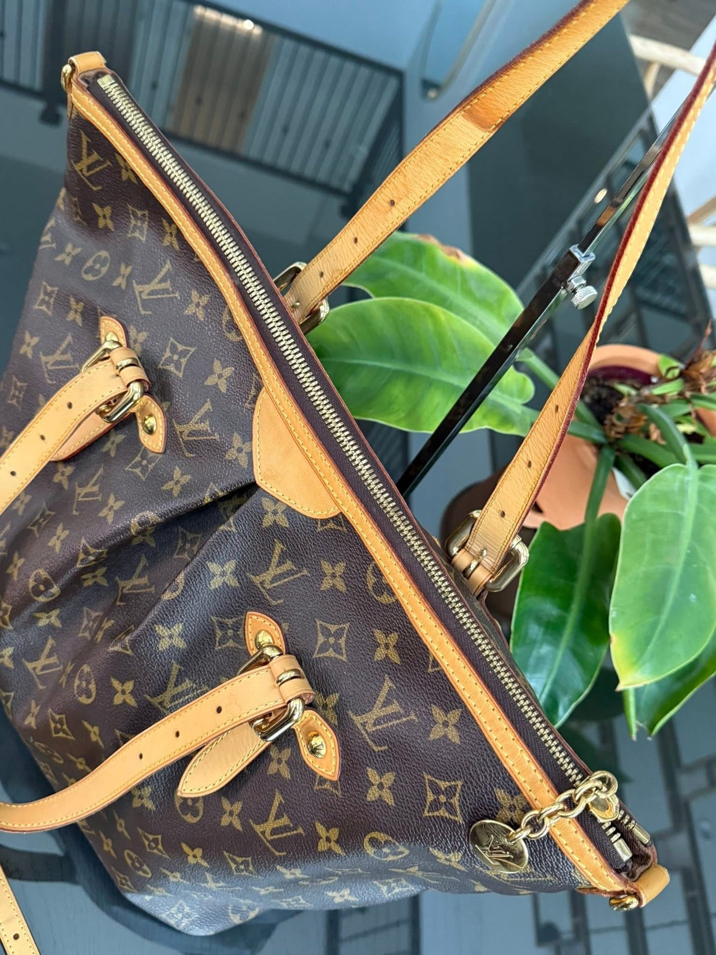 Palermo GM with Original Strap and Dustbag 🌺 Year: 2011