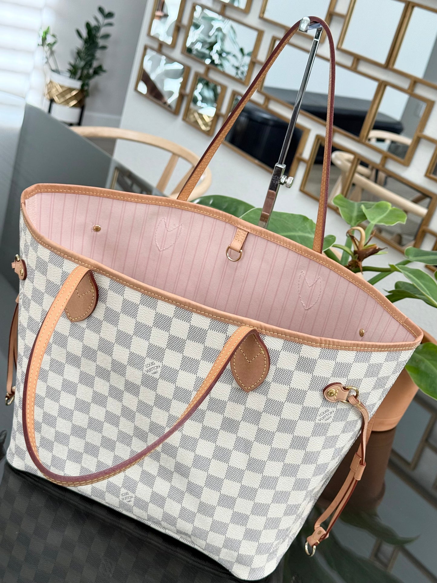Neverfull MM Azur in Rose Ballerine with Dustbag 📅 Year: 2020