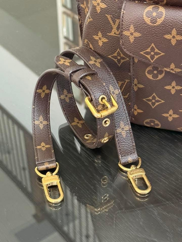 Hobo Metis in Monogram with Original Strap and Dustbag 📅 Year: 2013