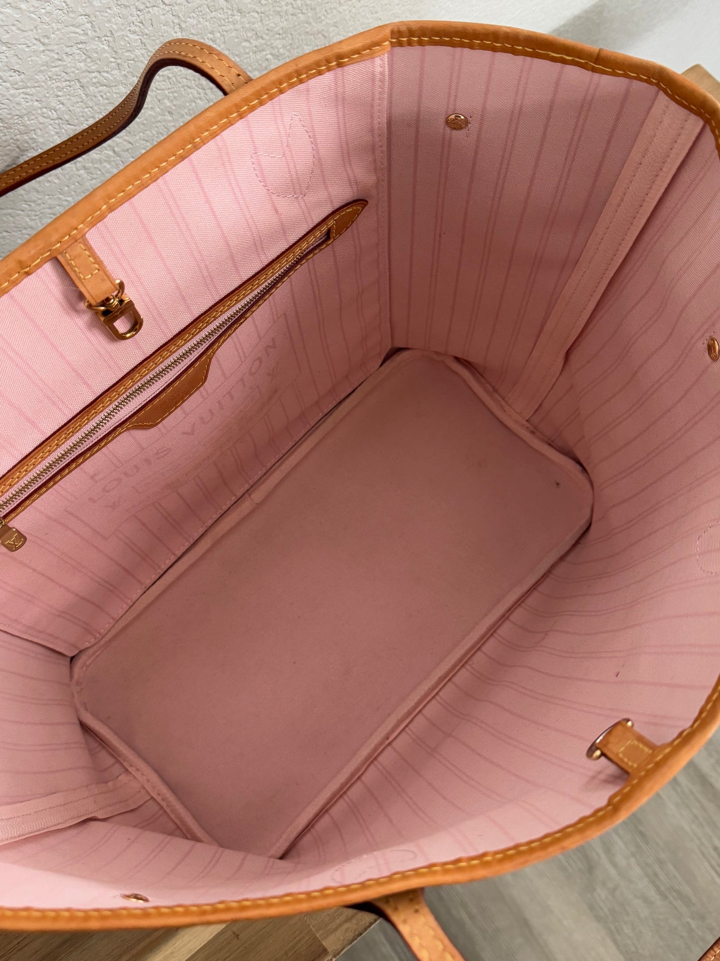 Neverfull MM Azur in Rose Ballerine with Dustbag -Year: 2018
