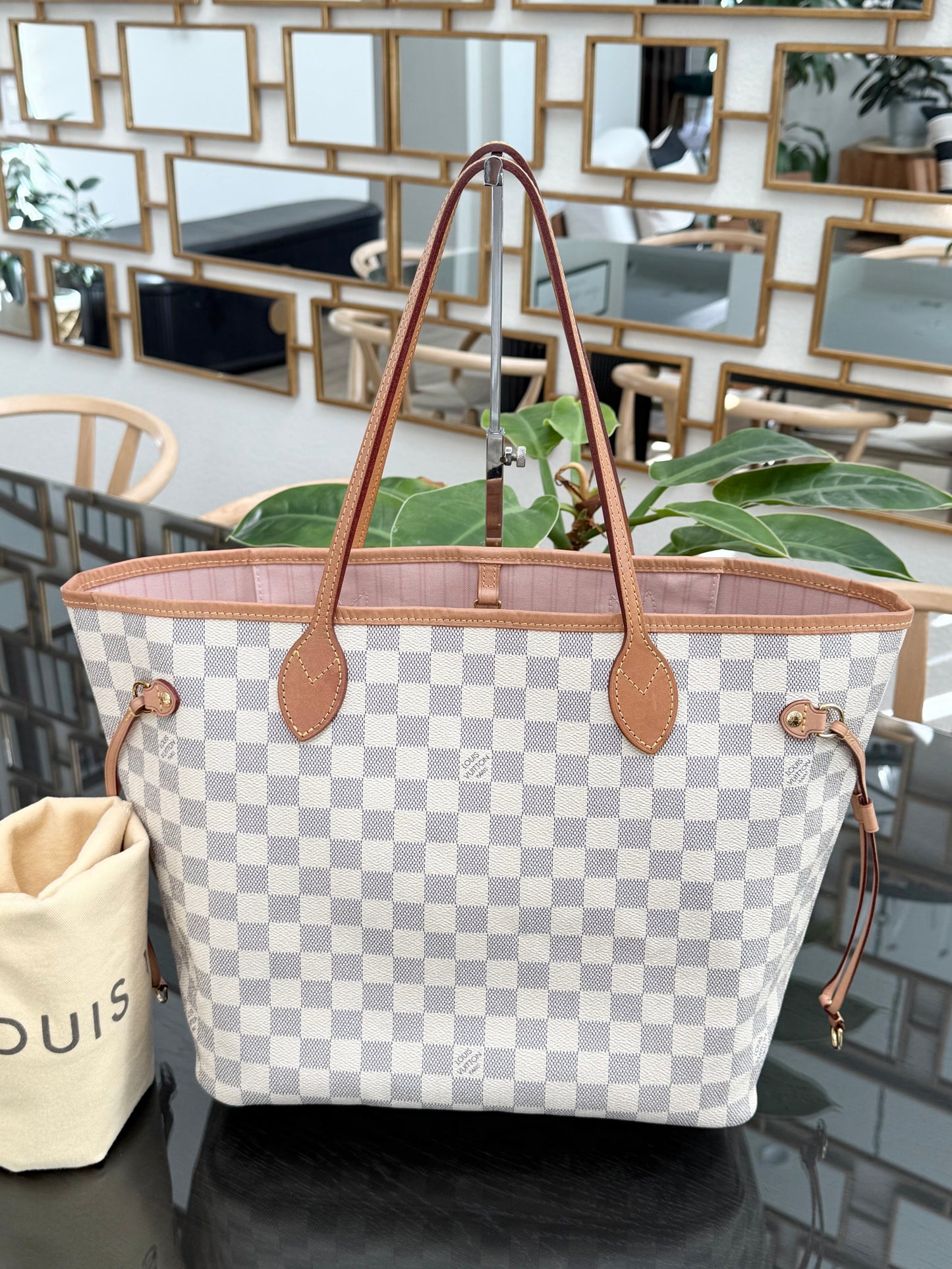 Neverfull MM Azur in Rose Ballerine with Dustbag 📅 Year: 2020