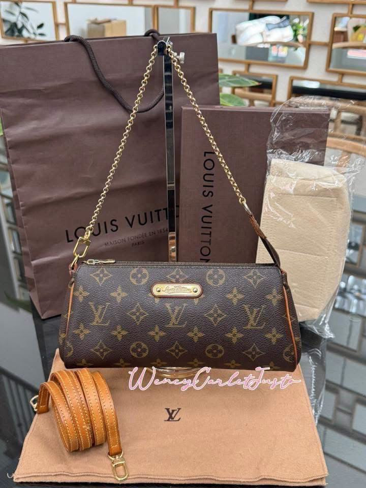 Eva Clutch in Monogram with Original Strap, Insert Organizer, Box and Paper bag 🗓️ Year: 2012