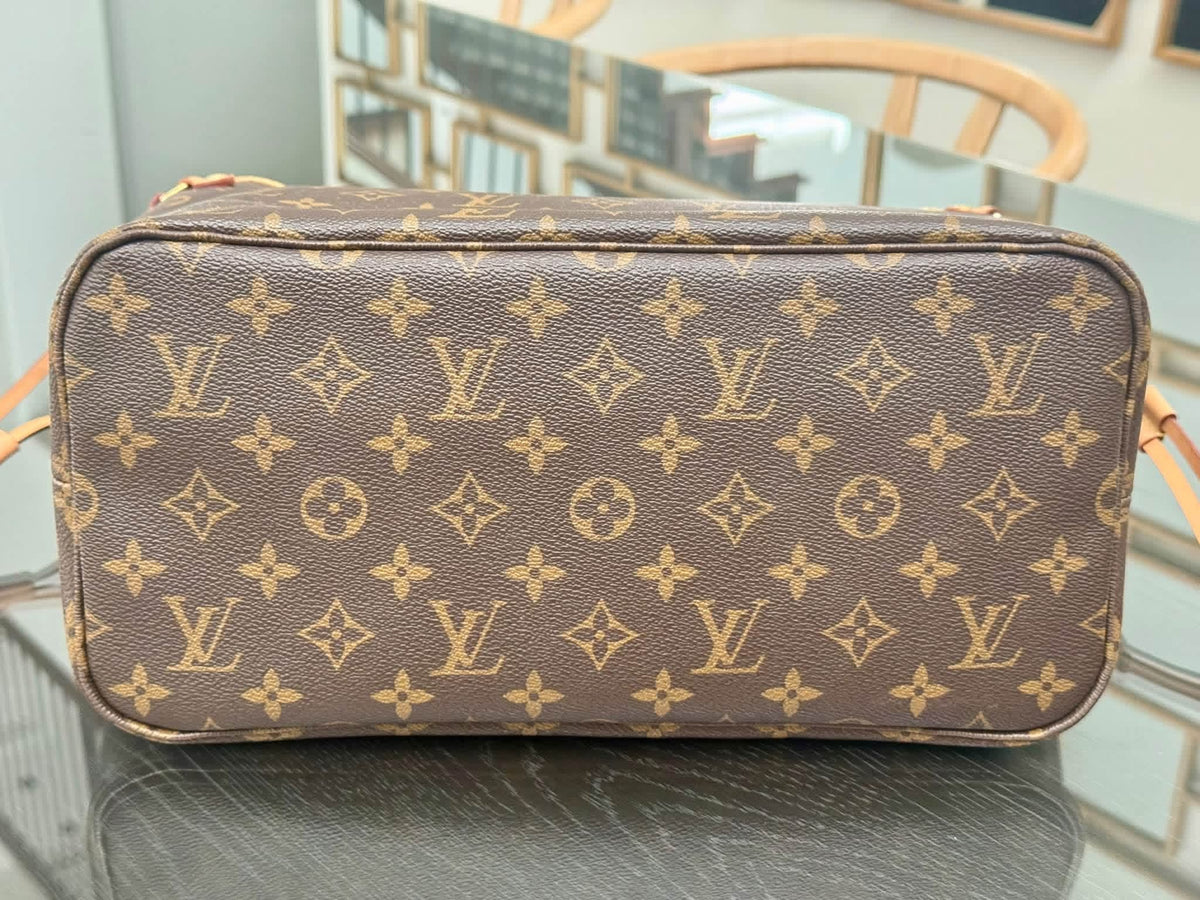 Neverfull MM in Peony interior with Dustbag and Insert Organizer 📅 Year: 2019