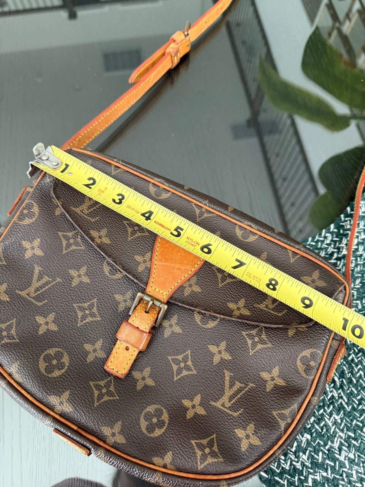 Jeaunefille MM Crossbody 📅 Year: 1989