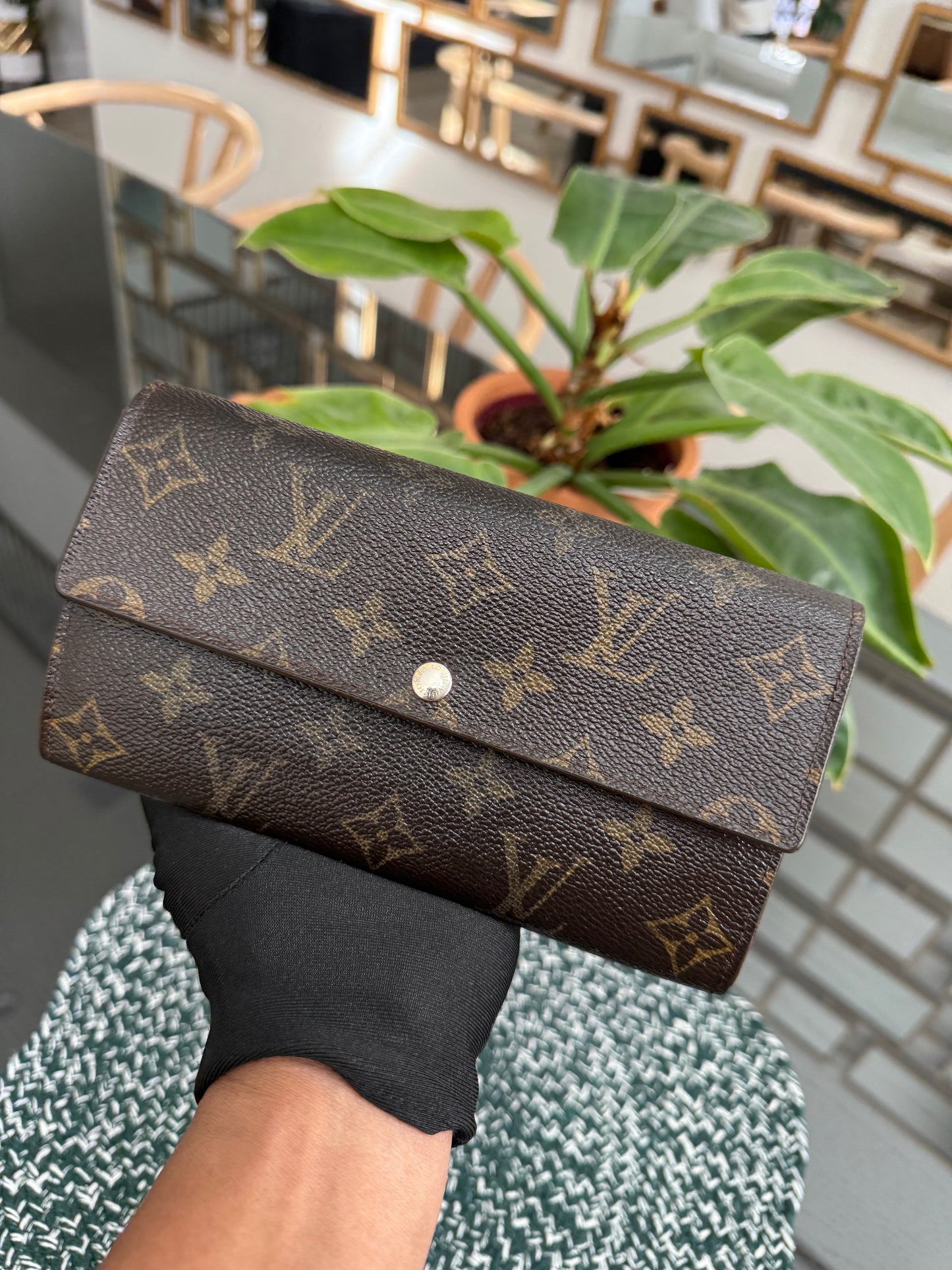 Sarah Wallet in Monogram with 10 Cardholders 🗓️ Year: 2007