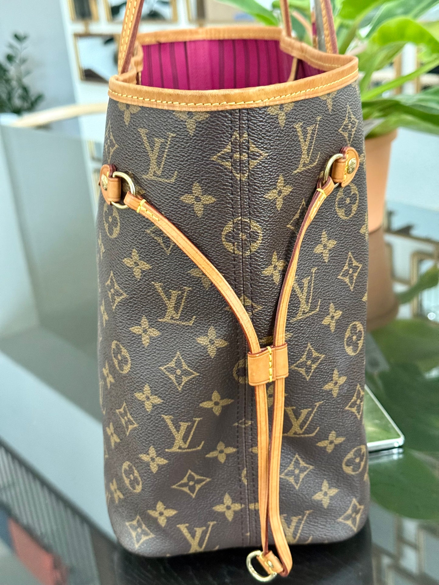 Neverfull MM in Peony with Insert Organizer and Dustbag 🗓️ Year: 2016