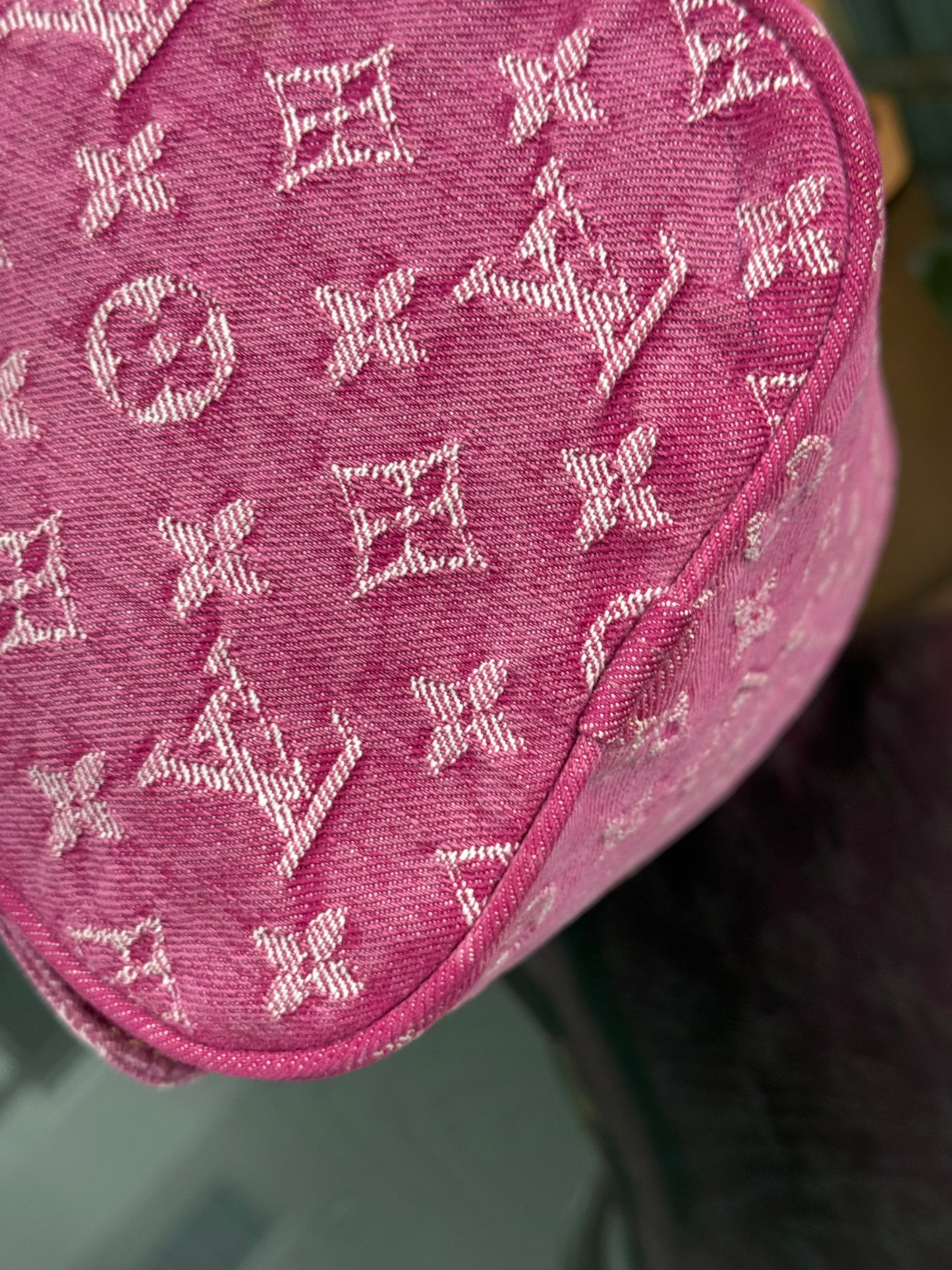 Neo Speedy Denim with Dustbag 🌺📅 Year: 2006