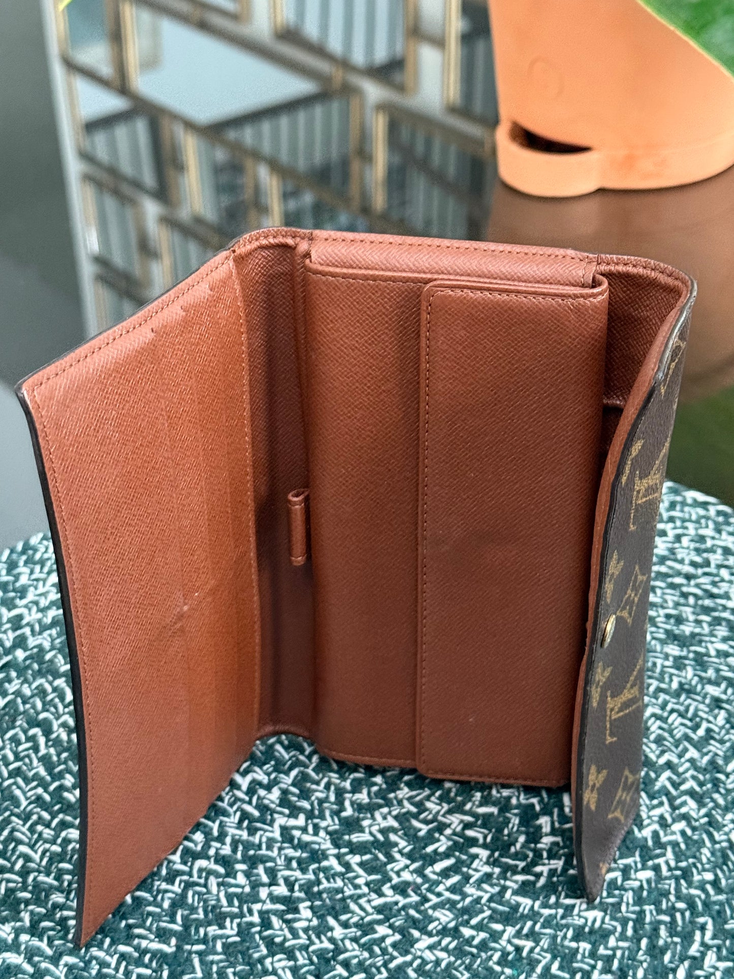 International Wallet in Monogram 🗓️ Year: 2003