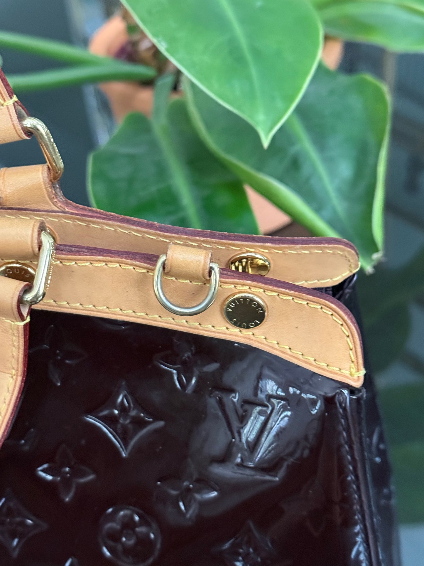 Vernis Brea MM Amarante with Original Strap , Dustbag and Insert Organizer 🗓️ Year: 2013