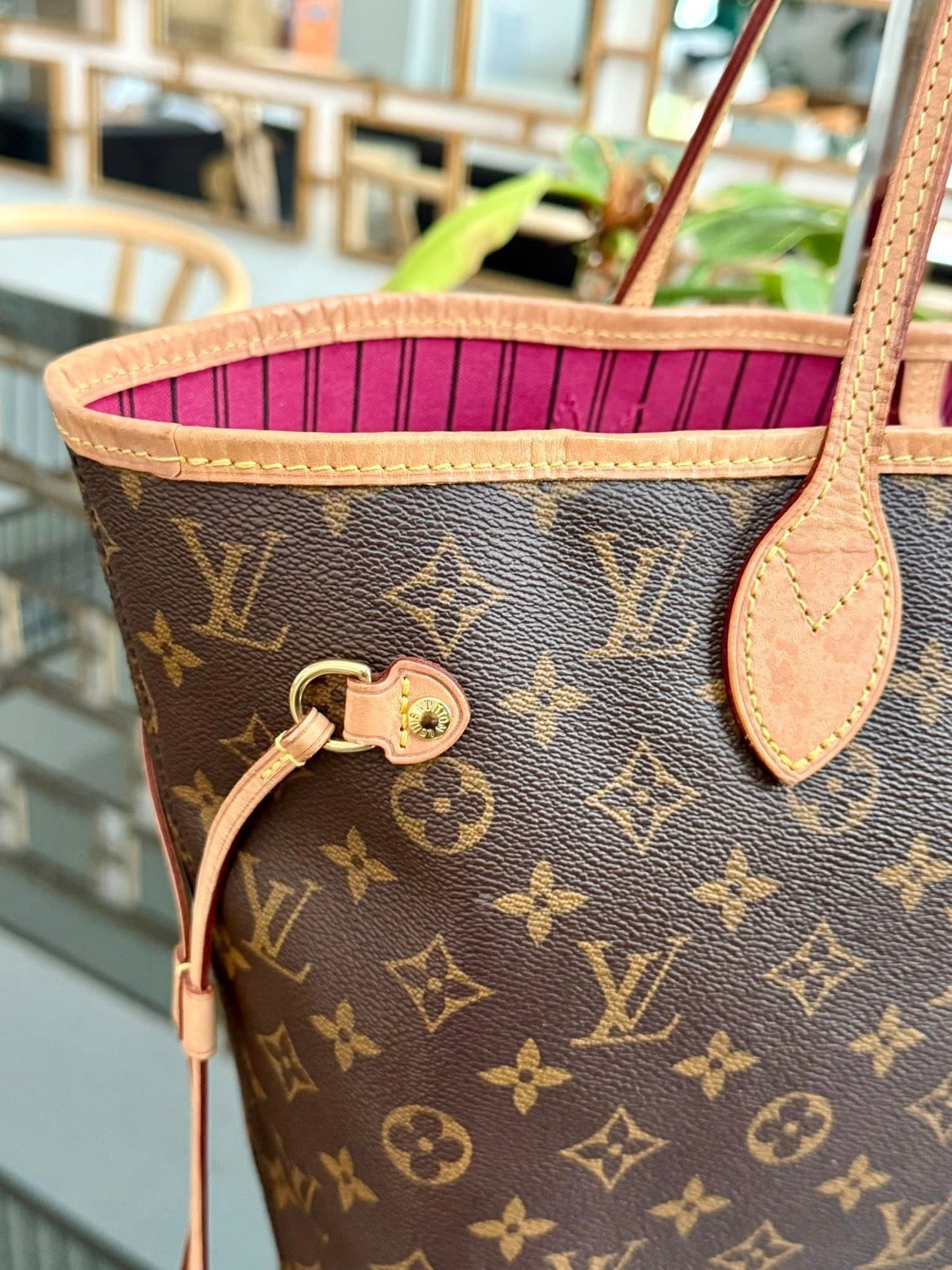 Neverfull MM in Peony interior with Dustbag 🌺 📅 Year: 2020