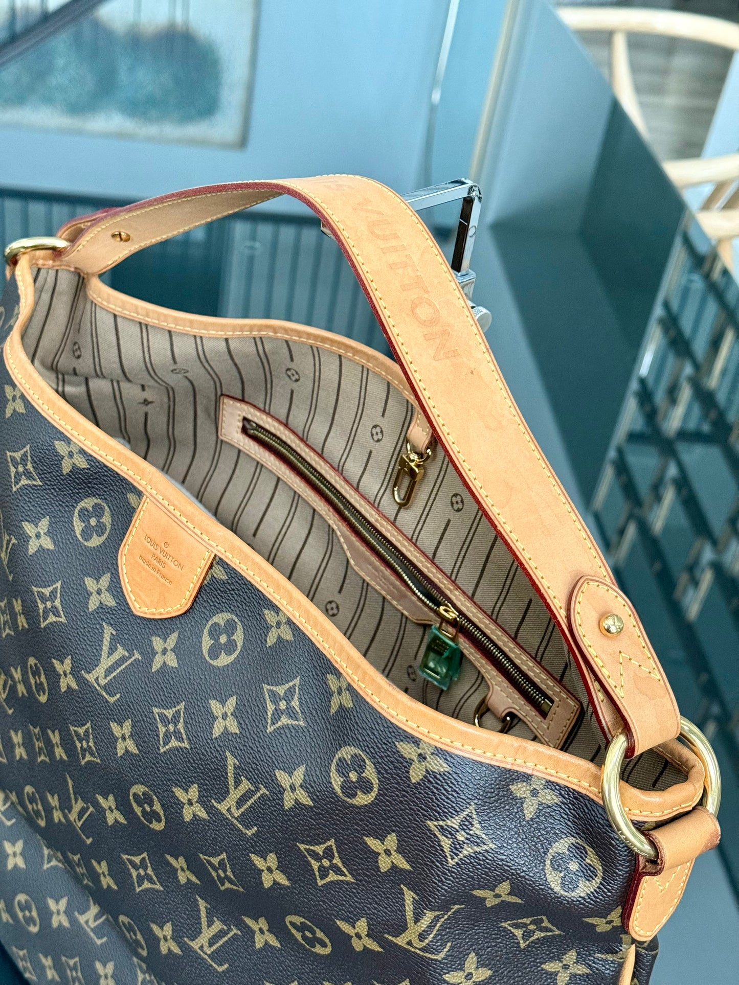 Delightful MM with Dustbag 📅 Year: 2010