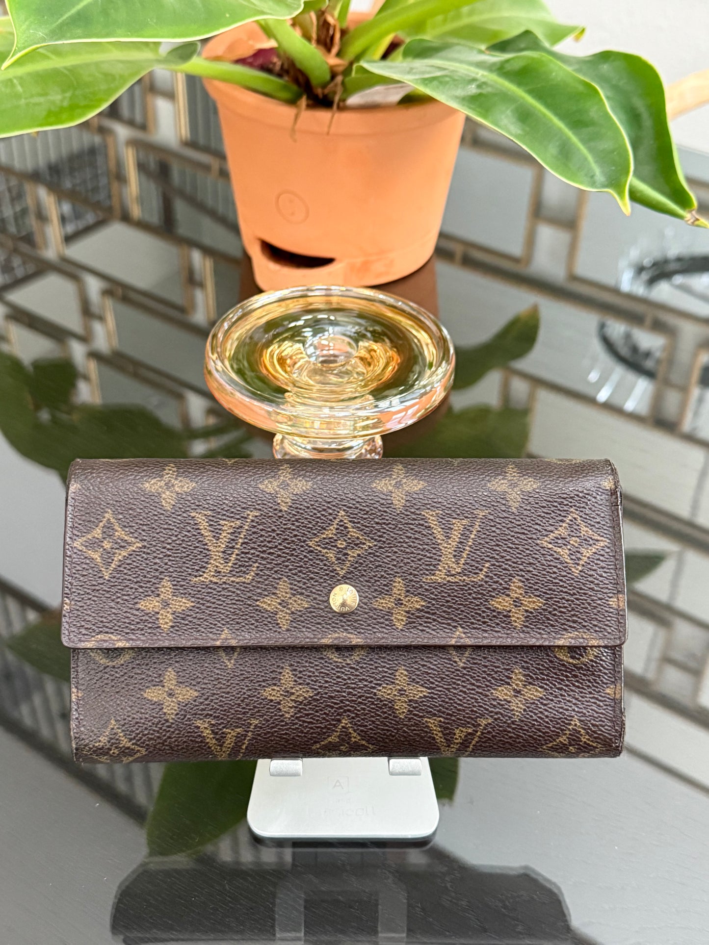International Wallet with 8 Cardholders 🗓️ Year: 2000