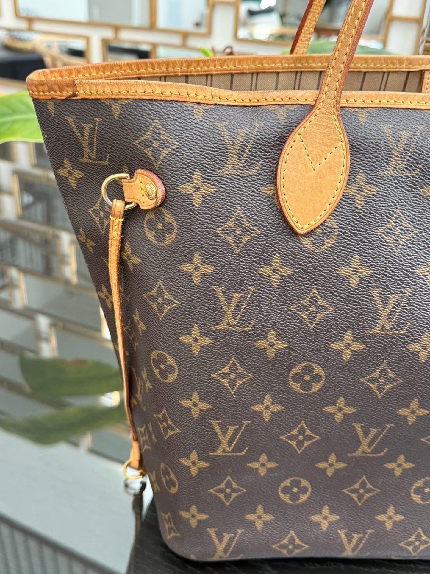 Neverfull MM in Monogram with Dustbag 📅 Year: 2007