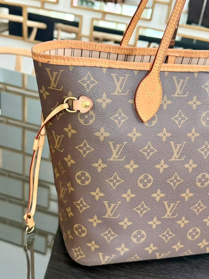 Neverfull MM with Dustbag 📅 Year: 2021