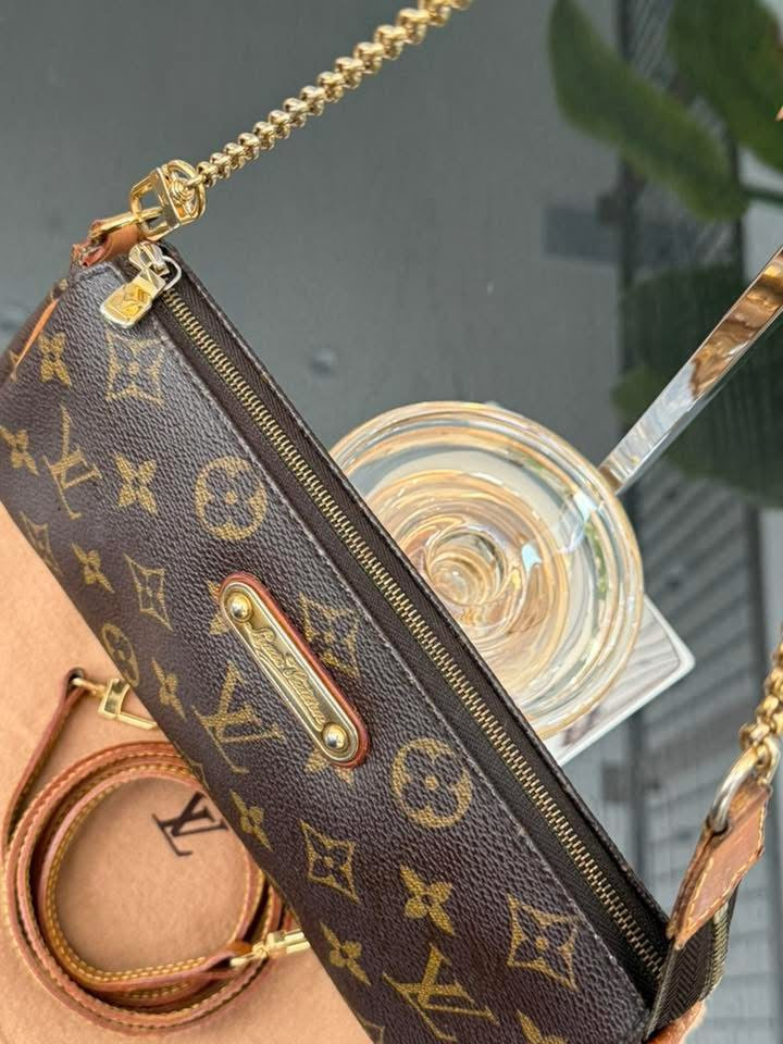 Eva Clutch in Monogram with Original Strap, Insert Organizer, Box and Paper bag 🗓️ Year: 2012