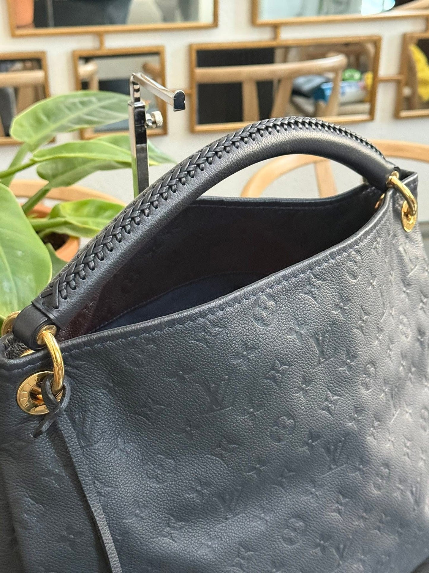 Artsy MM Empriente in Black/ Dark Blue with Dustbag and Insert Organizer 📅 Year: 2012