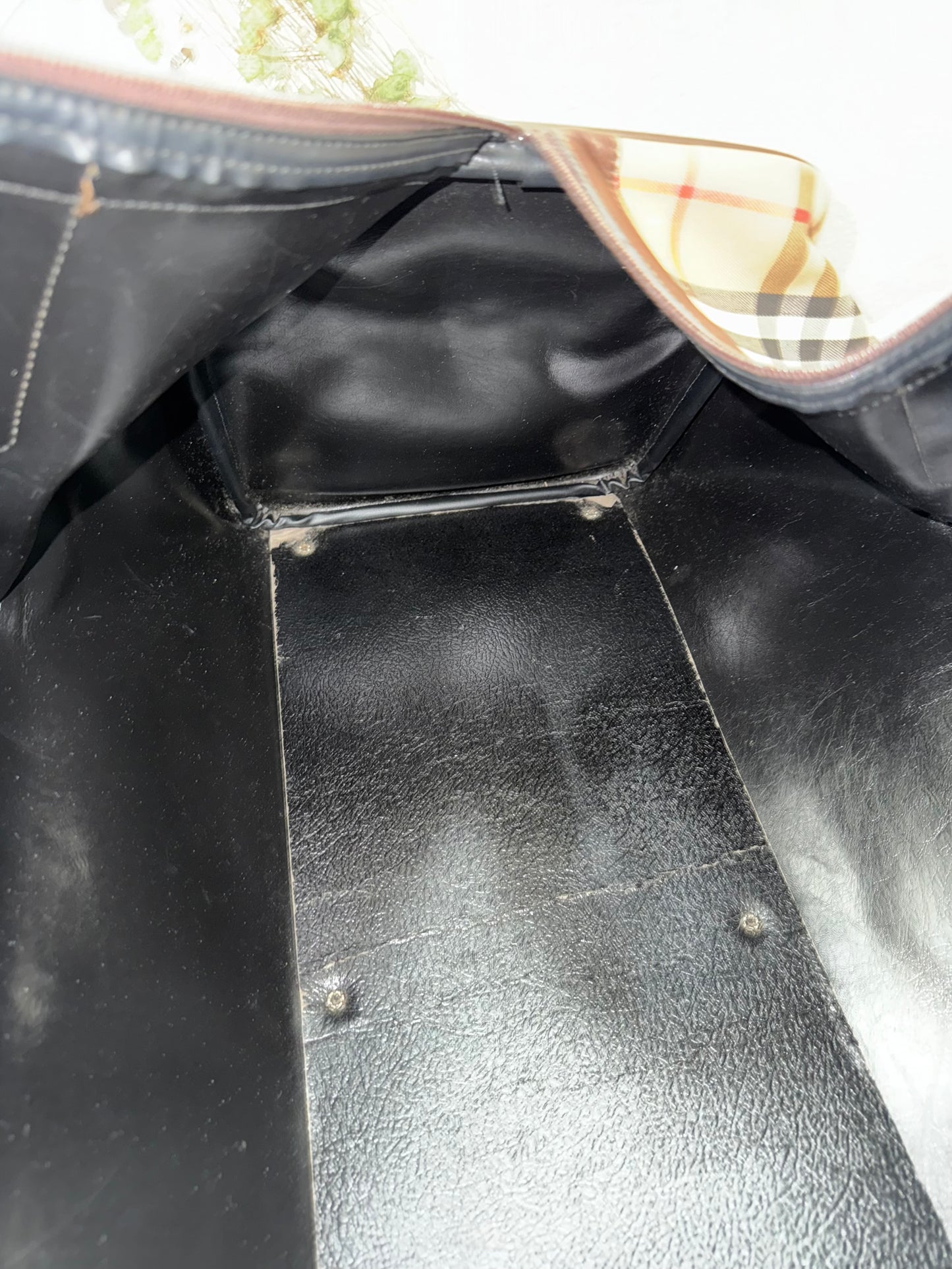 Burberry Duffle/ Travel Bag 📅