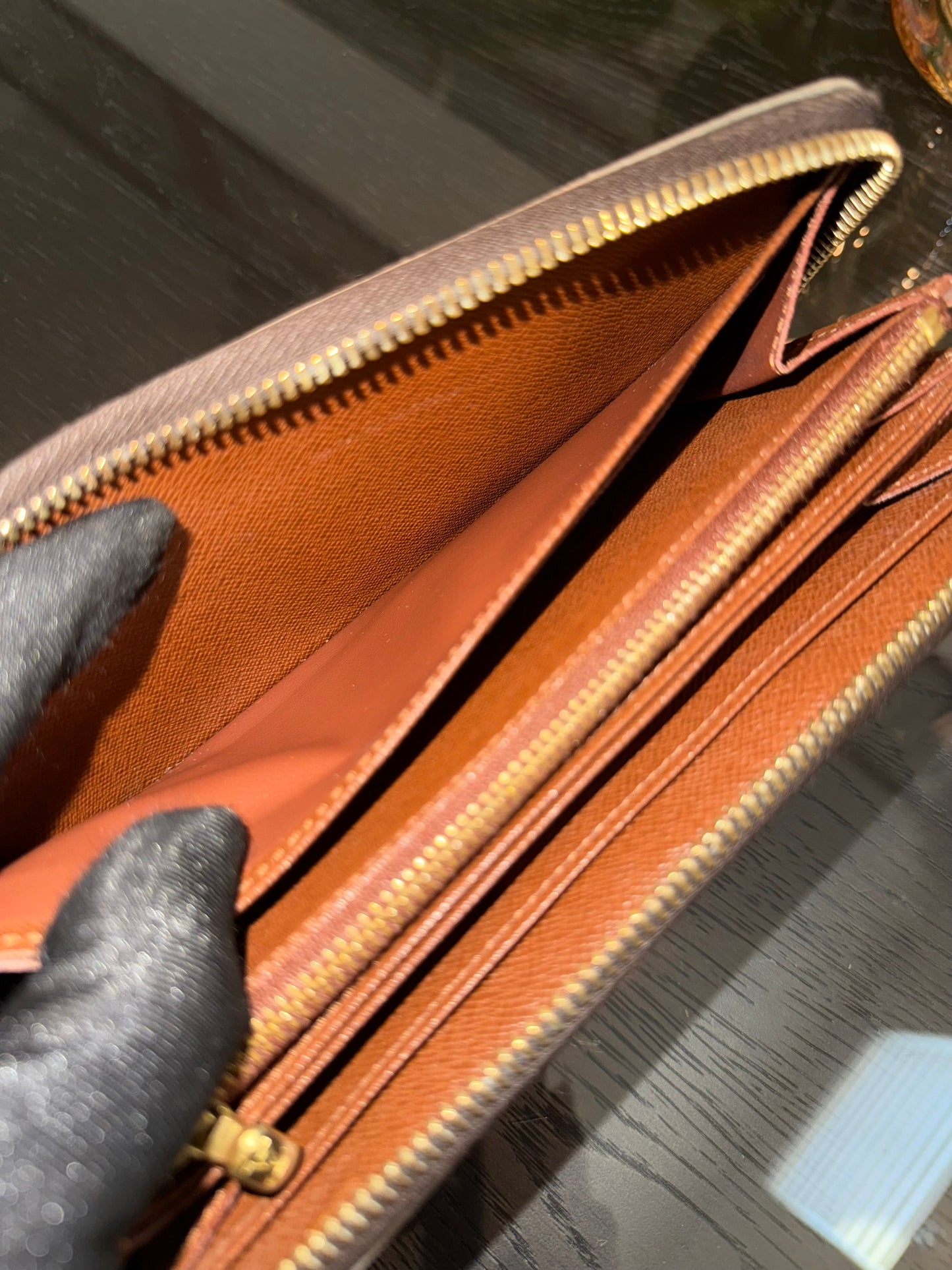 Zippy Long Wallet in Monogram with Dustbag 🗓️ Year: 2014