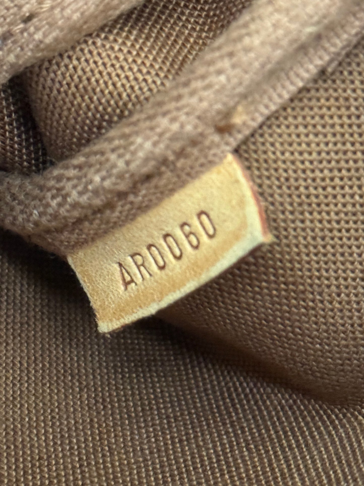 Pochette Accessories - 📅 Year: 2000