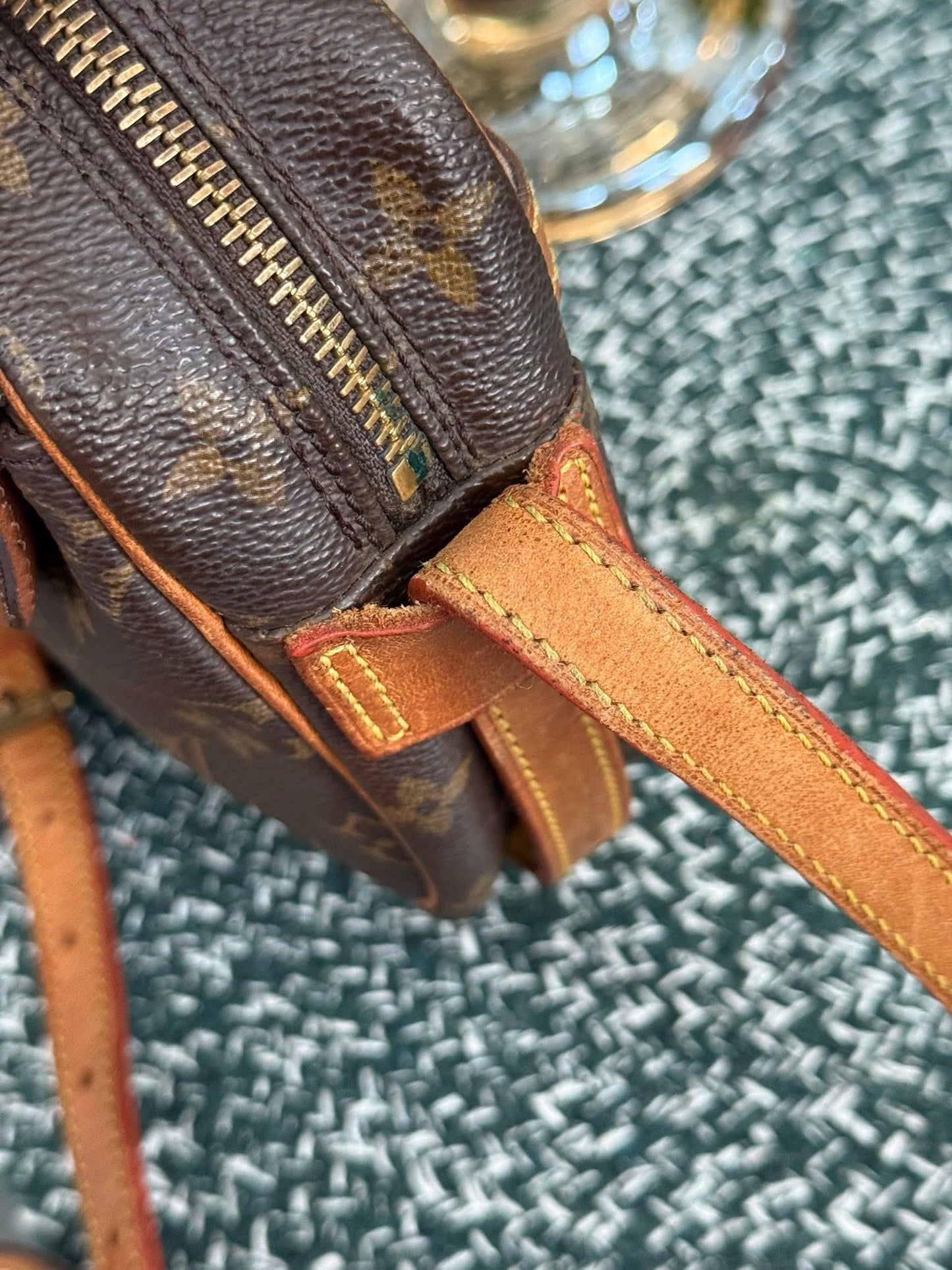 Jeaunefille MM Crossbody 📅 Year: 1989