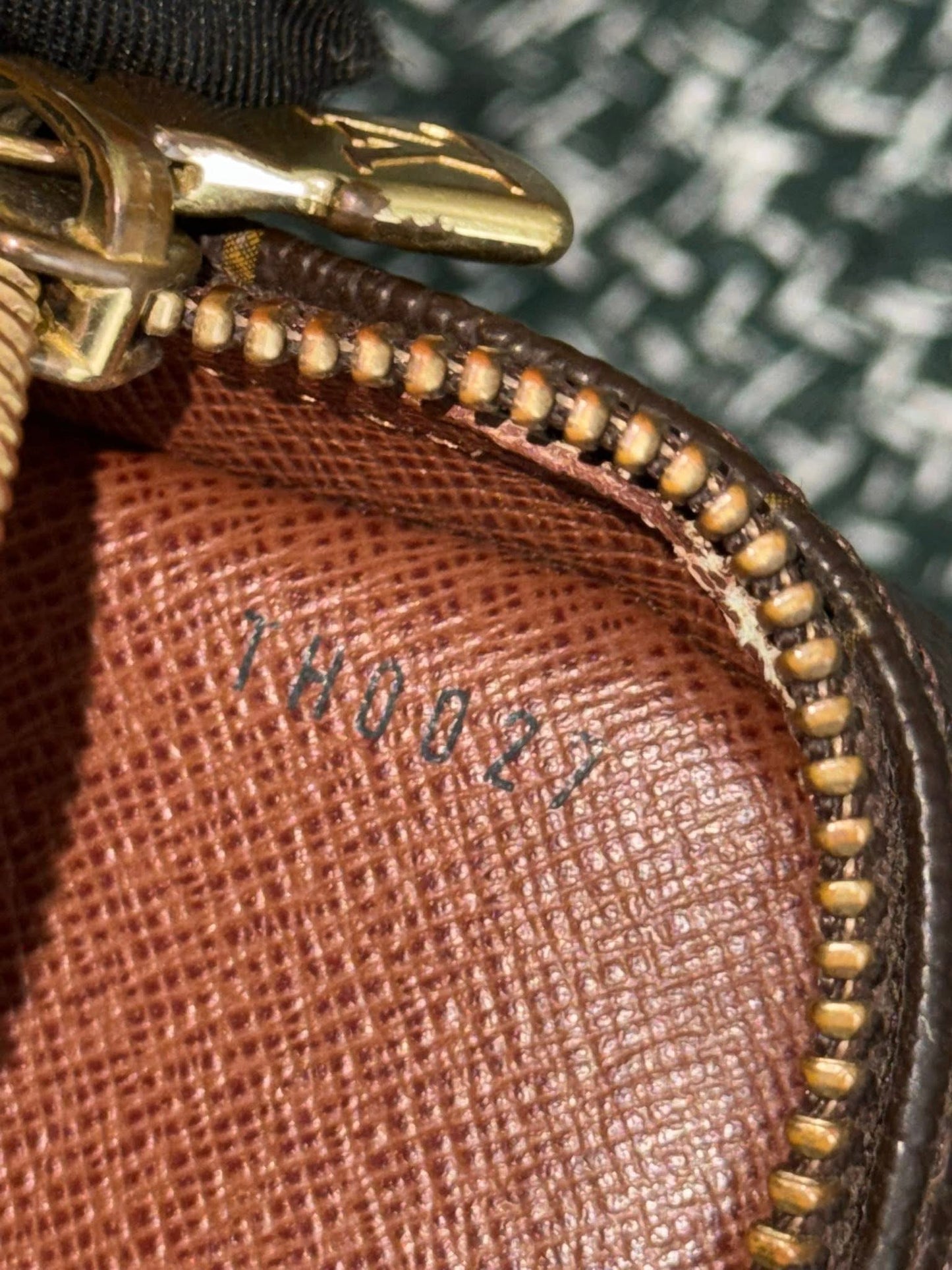 Amazon PM Crossbody 🗓️ Year: 2007