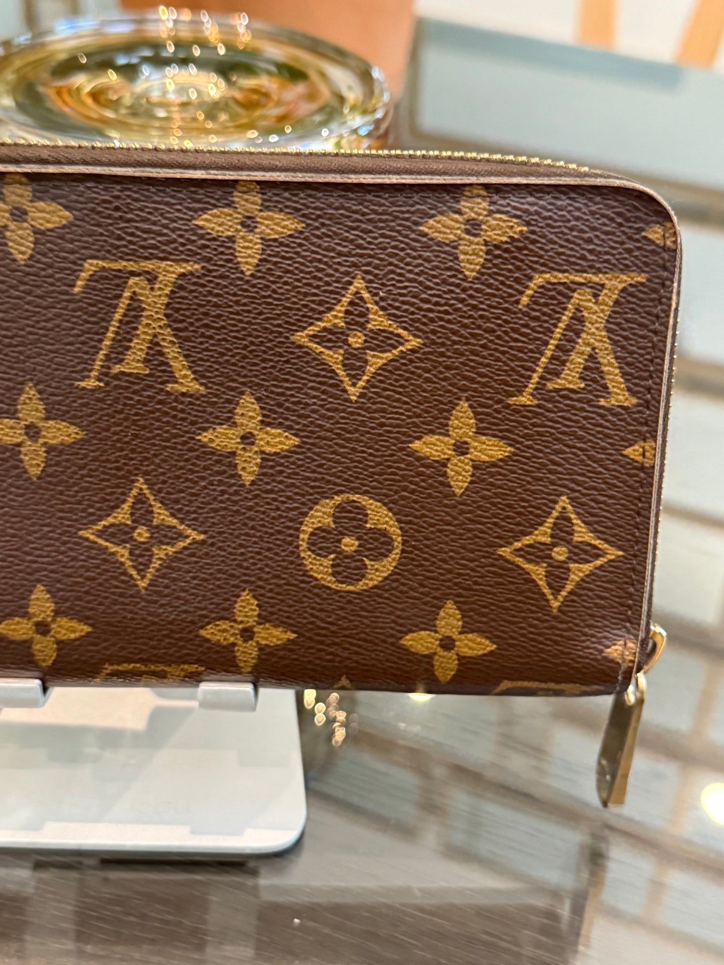 Zippy Long Wallet in Monogram with Dustbag 🗓️ Year: 2014