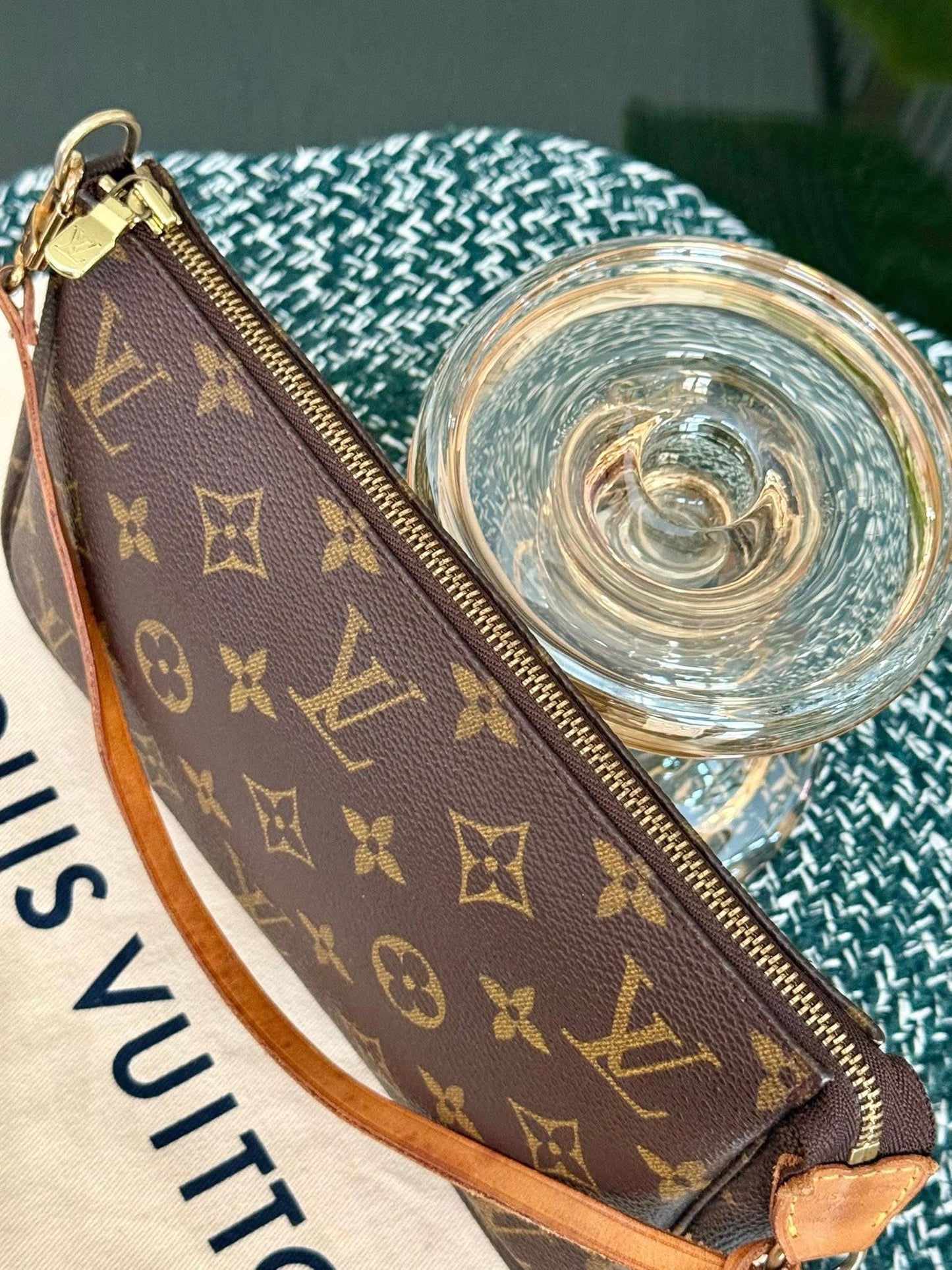 Pochette Accessories with Dustbag 📅 Year: 1999